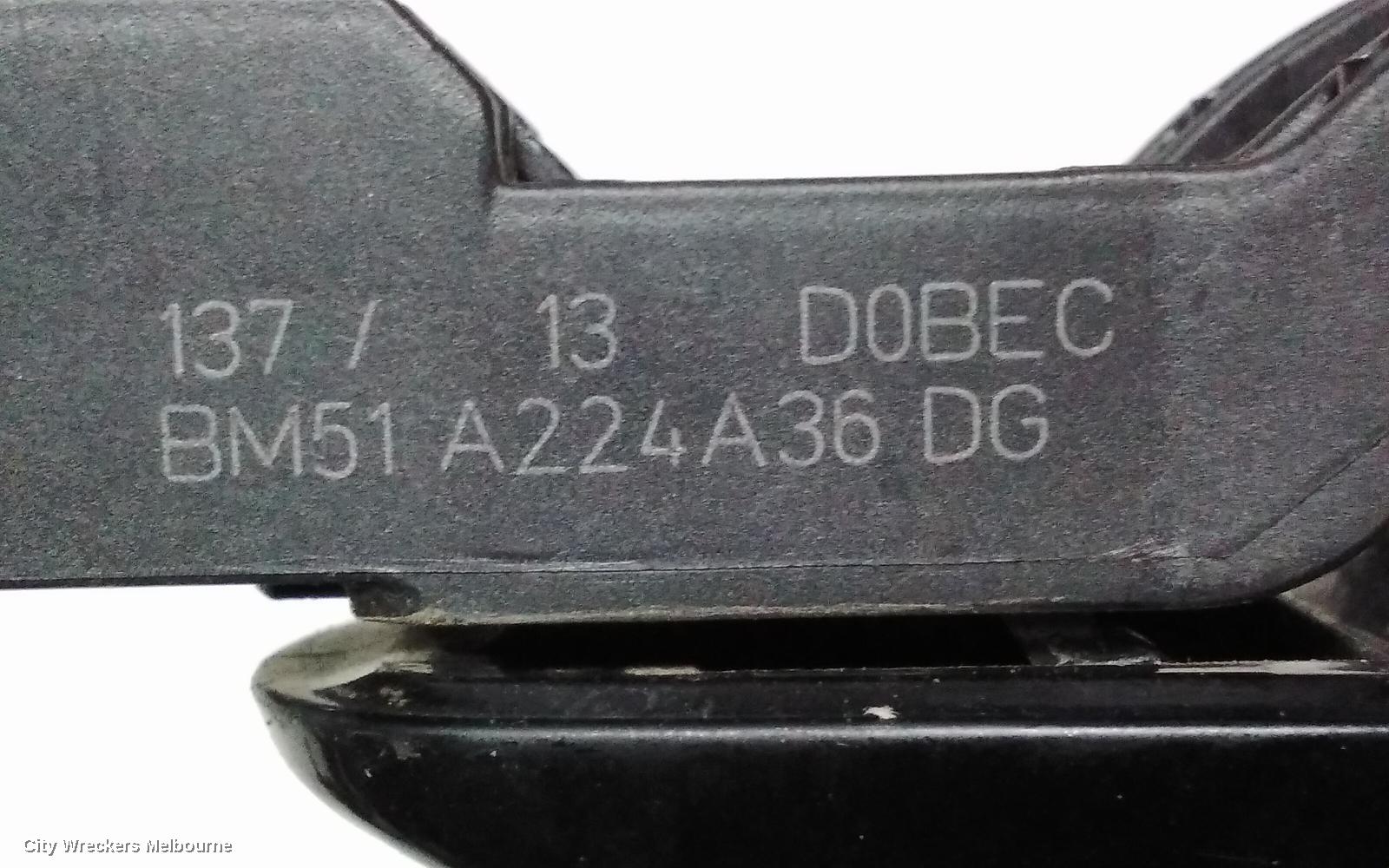 FORD FOCUS DOOR HANDLE, OUTER, LH FRONT/RH FRONT, LW, COLOUR CODED, NON KEYLESS ENTRY TYPE, 05/2011 - 08/2015