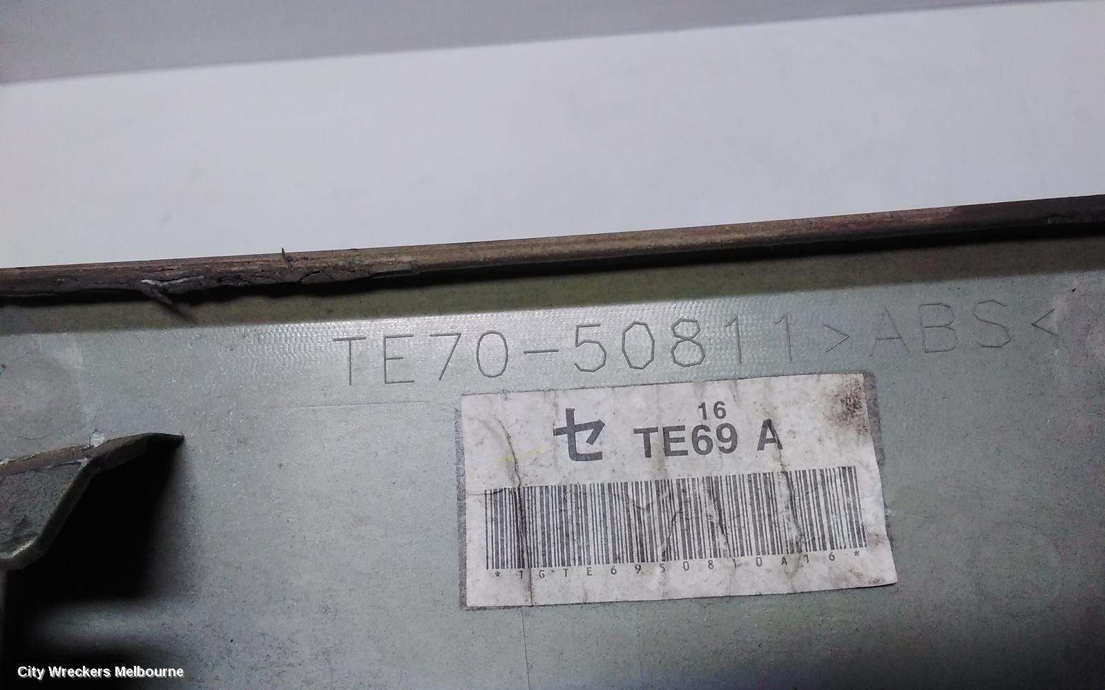 MAZDA CX9 REAR GARNISH, TAILGATE GARNISH (CENTRE), TB, 06/2009 - 10/2012