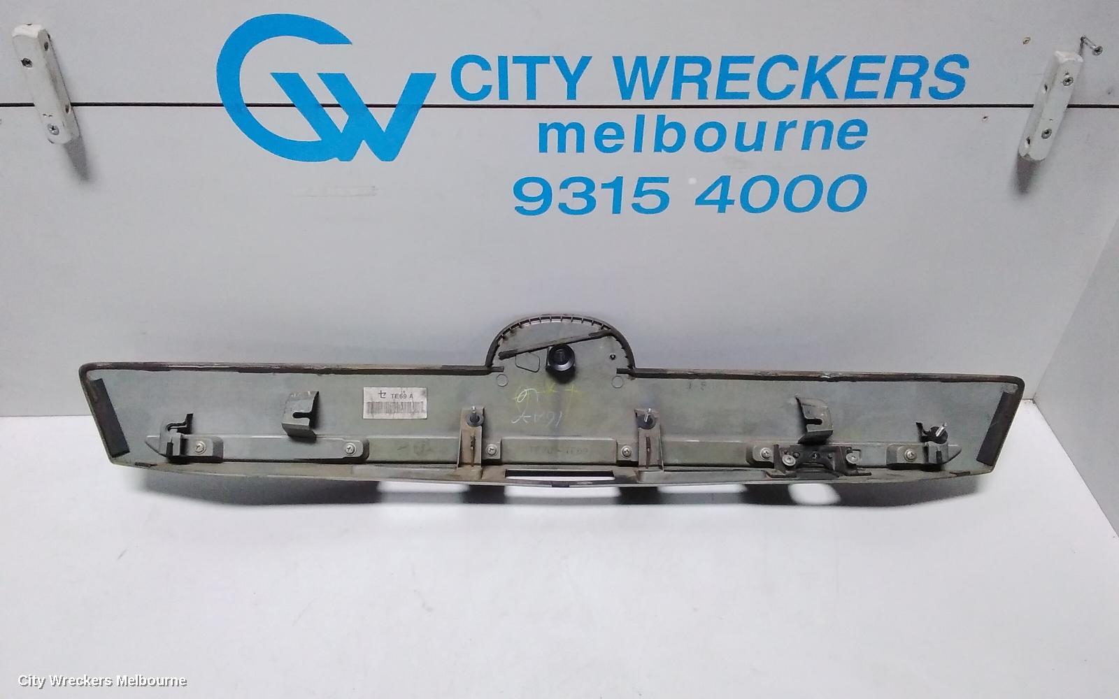 MAZDA CX9 REAR GARNISH, TAILGATE GARNISH (CENTRE), TB, 06/2009 - 10/2012