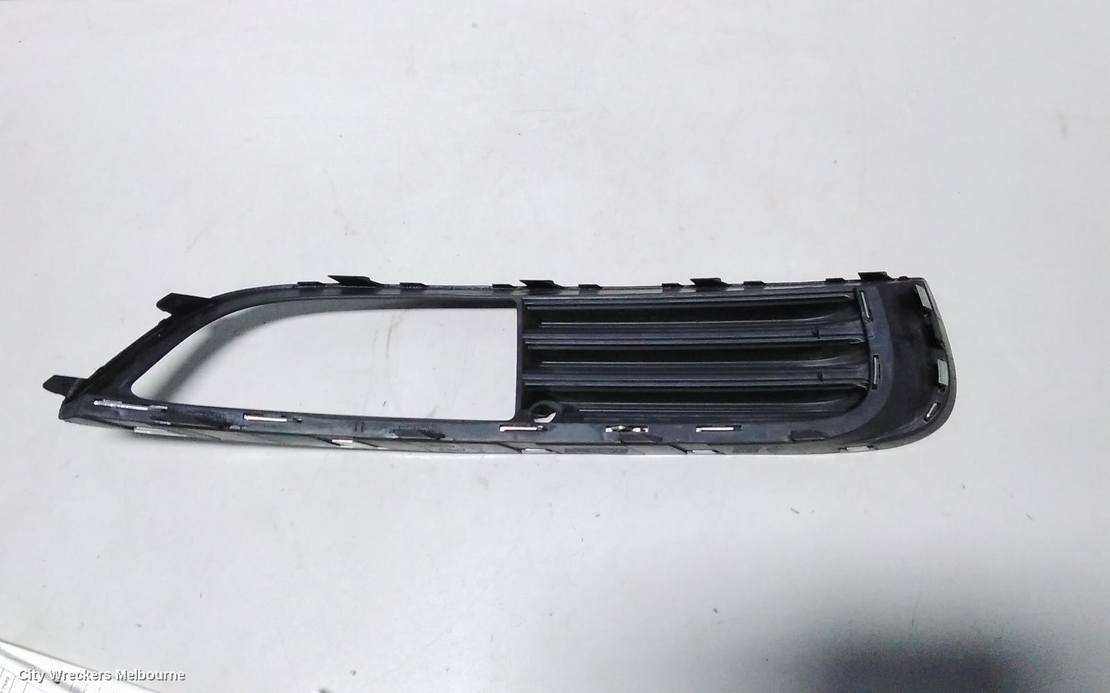OPEL INSIGNIA LEFT INDICATOR/FOG/SIDE, BUMPER FOGLAMP, IN, 09/2012 - 12/2013