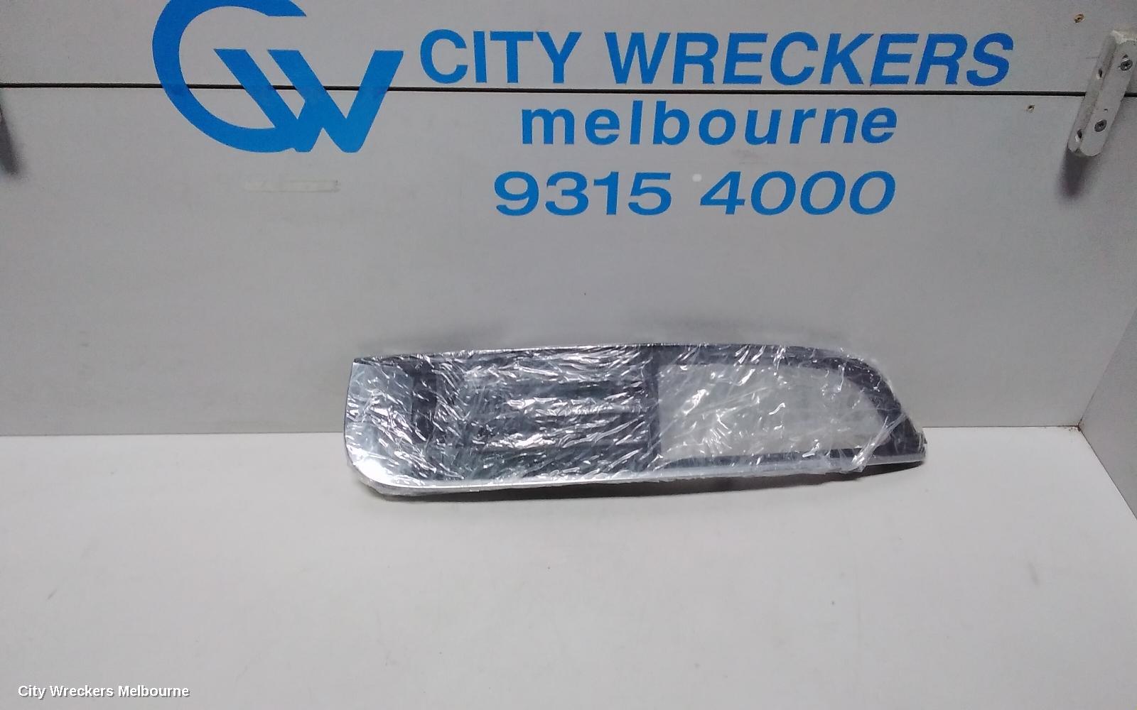 OPEL INSIGNIA LEFT INDICATOR/FOG/SIDE, BUMPER FOGLAMP, IN, 09/2012 - 12/2013