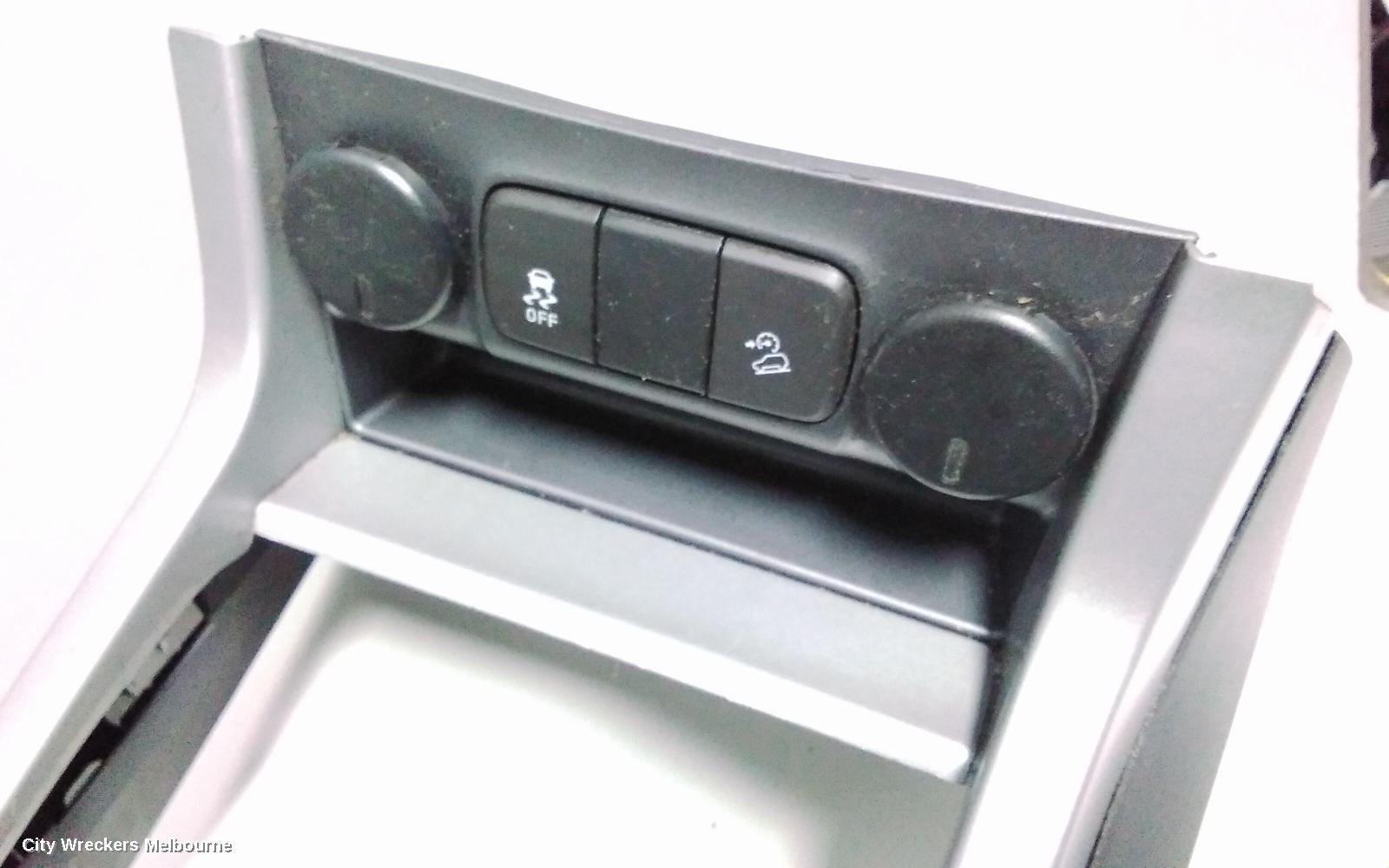 HOLDEN COLORADO CONSOLE, RG, CENTRE CONSOLE LID ONLY, PLASTIC, BLACK, 06/2012 - 12/2020