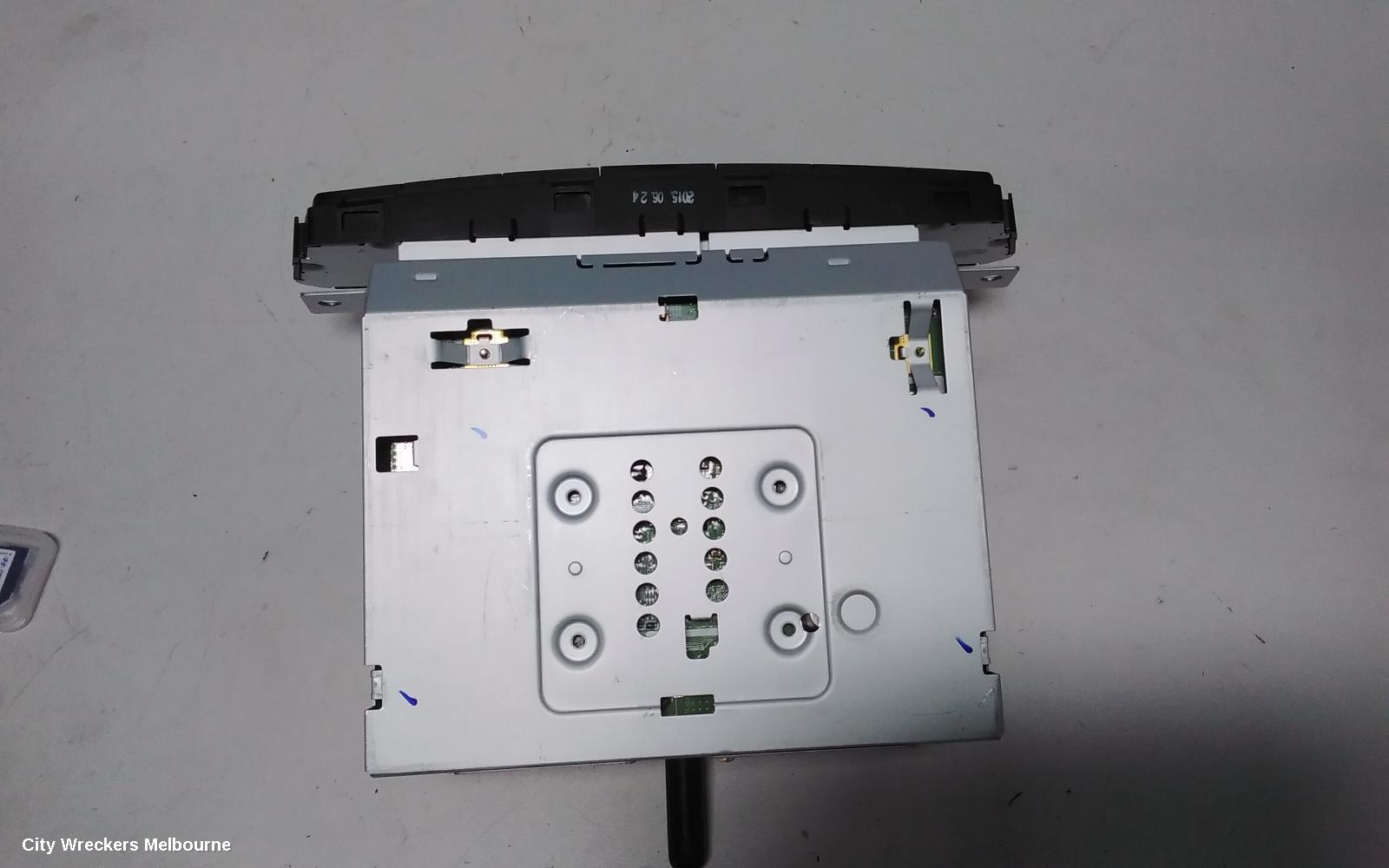 HYUNDAI GENESIS RADIO/CD/DVD/SAT/TV, DISPLAY UNIT, 9.2IN TOUCHSCREEN, SAT NAV TYPE, DH, 11/2014 - 01/2018
