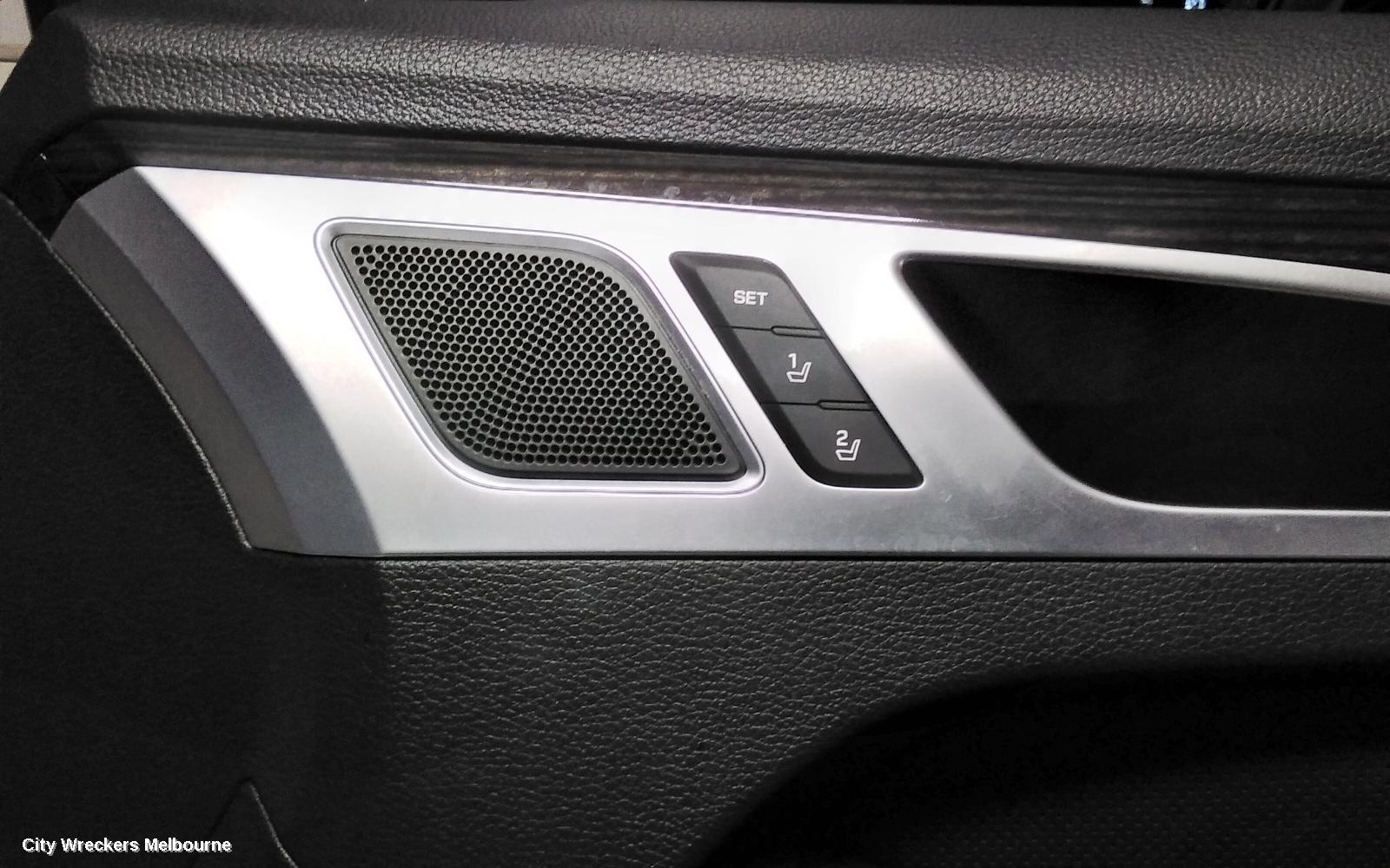 HYUNDAI GENESIS DOOR TRIM, RH FRONT, DH, SENSORY & ULTIMATE PACK TYPE, 11/2014 - 01/2018