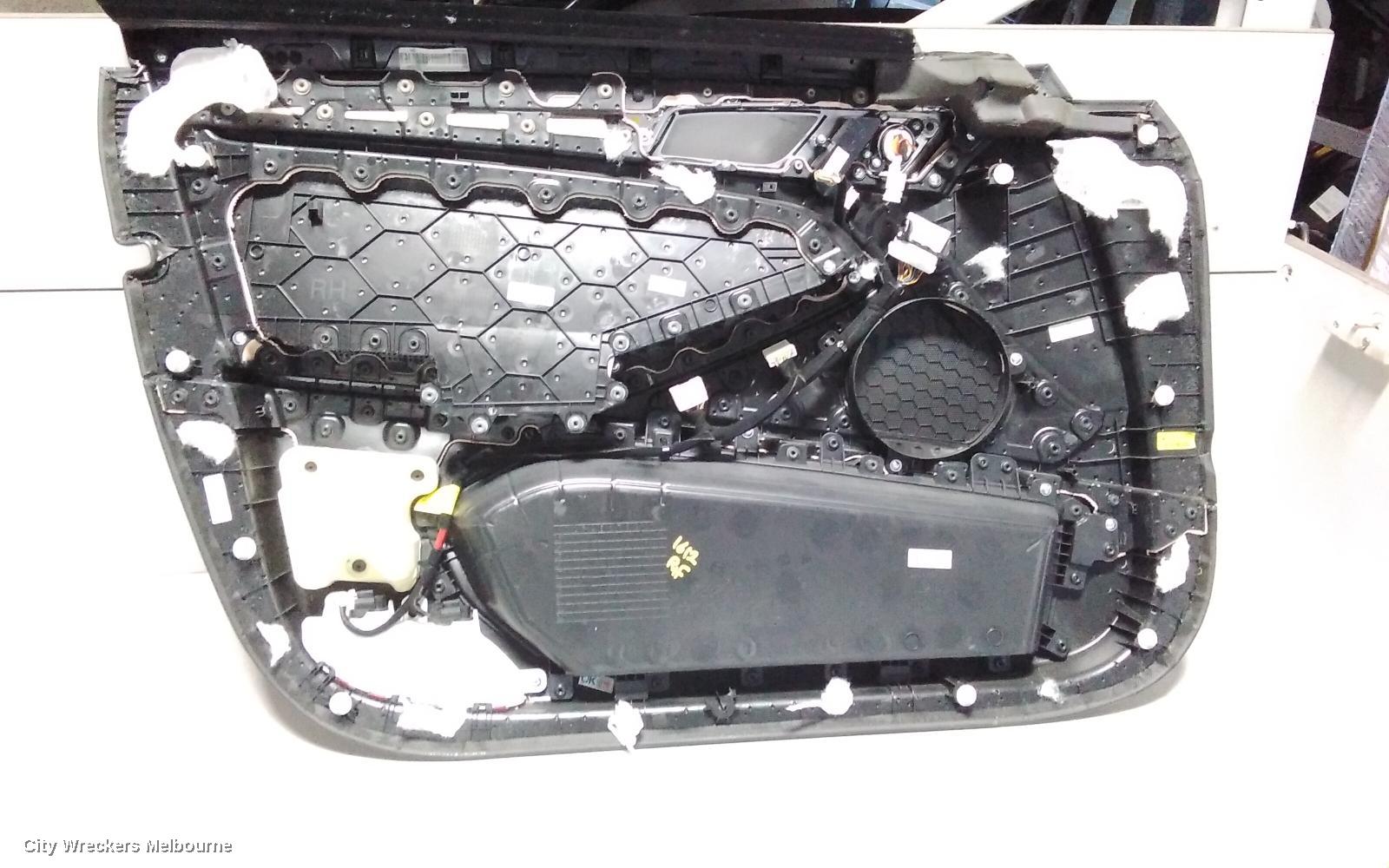 HYUNDAI GENESIS DOOR TRIM, RH FRONT, DH, SENSORY & ULTIMATE PACK TYPE, 11/2014 - 01/2018