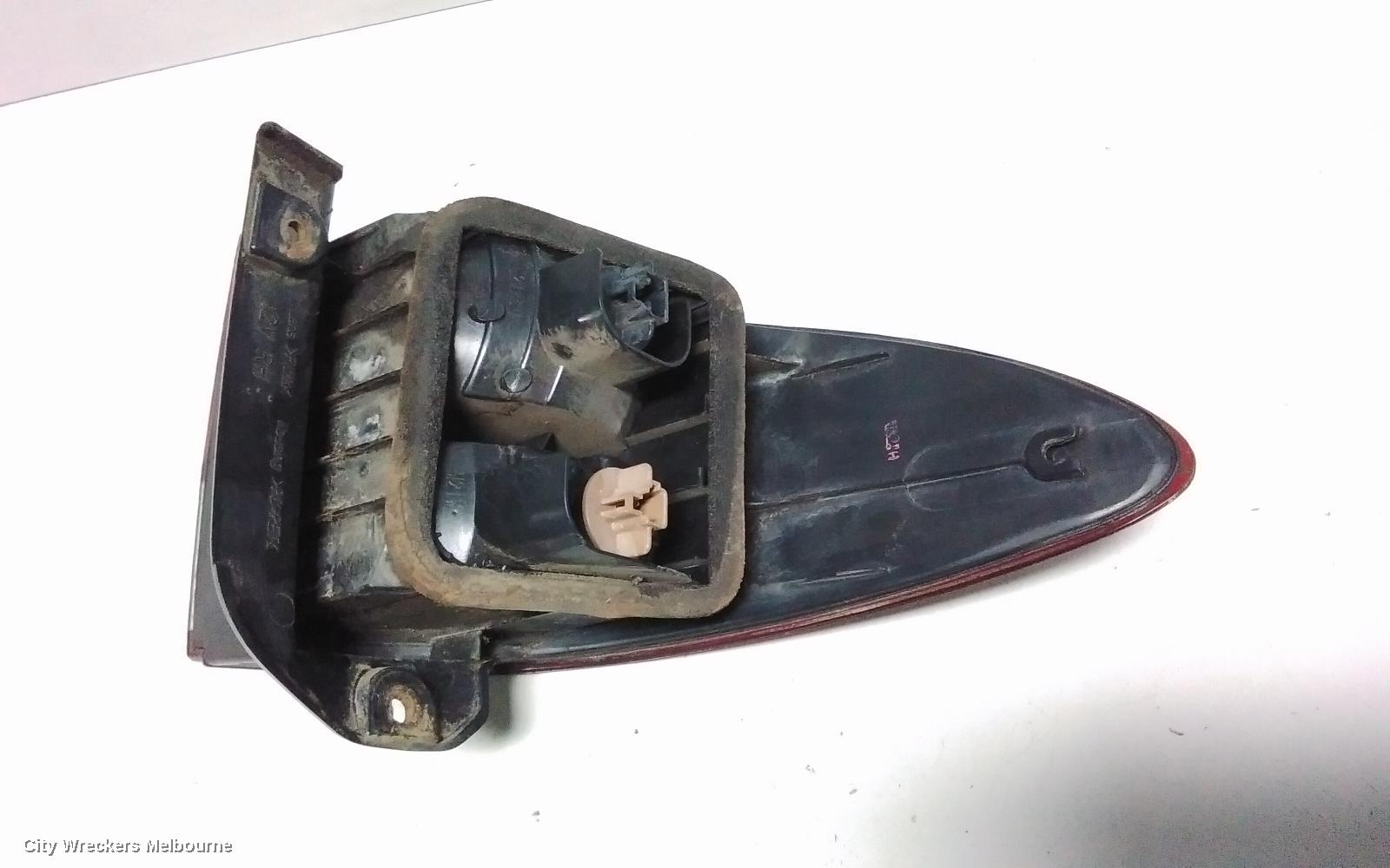 TOYOTA TARAGO RIGHT TAILLIGHT, ACR30 (AUST TYPE), 06/2000 - 06/2003 8155128301