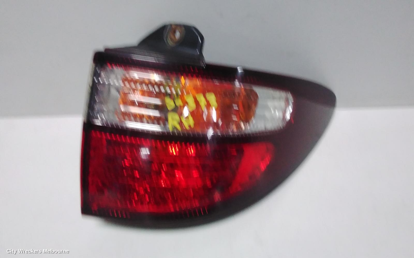 TOYOTA TARAGO RIGHT TAILLIGHT, ACR30 (AUST TYPE), 06/2000 - 06/2003 8155128301