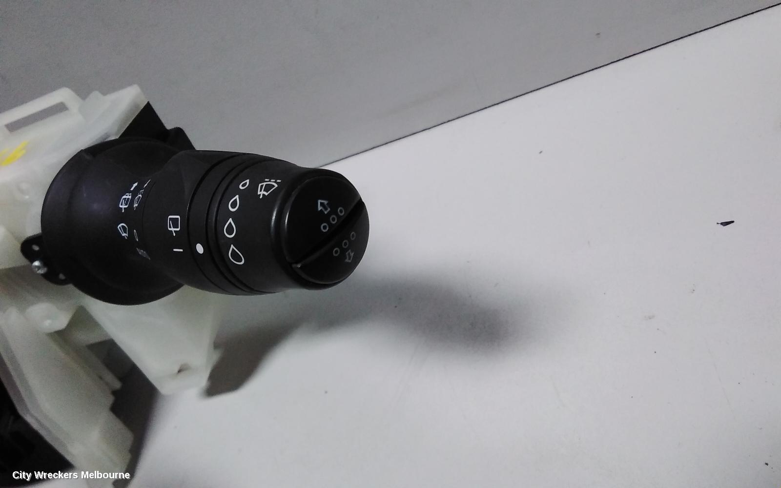 RENAULT MEGANE COMBINATION SWITCH, COMBINATION SWITCH ASSY, 5DR HATCH, P/N 255670032R, X32, 09/2010 ONWARDS