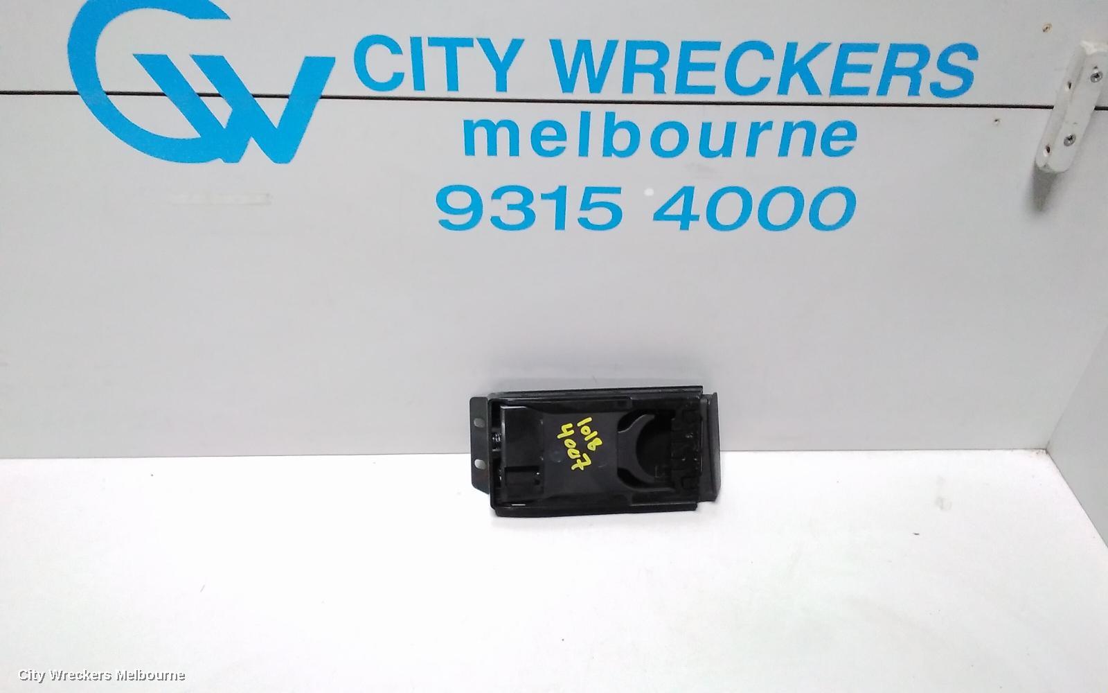 PEUGEOT 4007, GS, 10/2009 - 08/2013, CUP HOLDER: 71471
