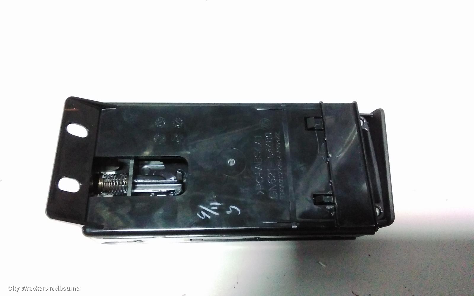 PEUGEOT 4007, GS, 10/2009 - 08/2013, CUP HOLDER: 71471