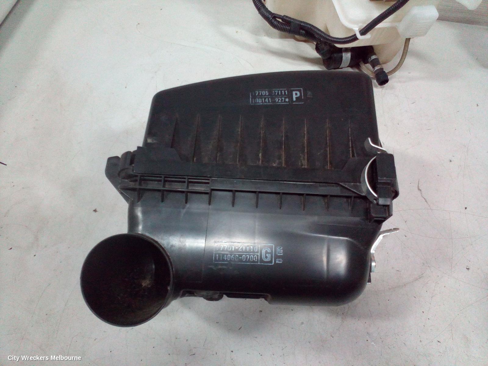 TOYOTA COROLLA AIR CLEANER/BOX, AIR CLEANER, ZRE182R, HATCH, 10/2012 - 06/2018