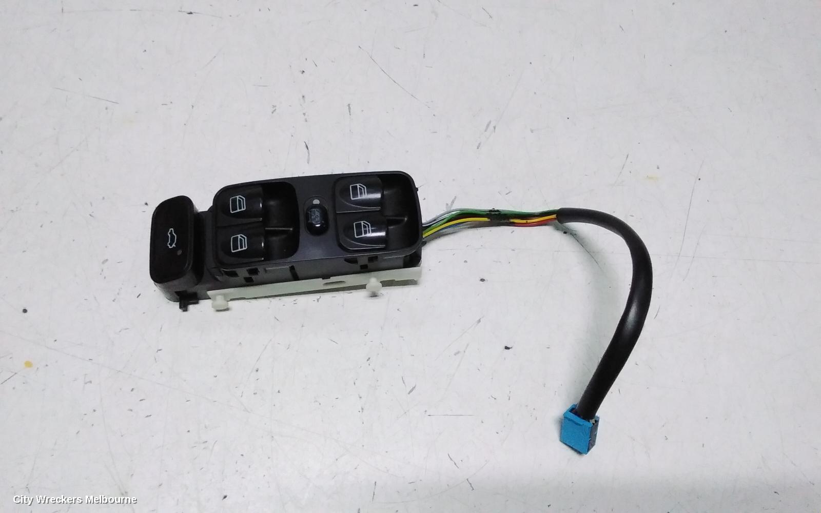 MAZDA 3 LEFT DOOR MIRROR, BK, MANUAL, SEDAN/HATCH, 10/2003 - 04/2009