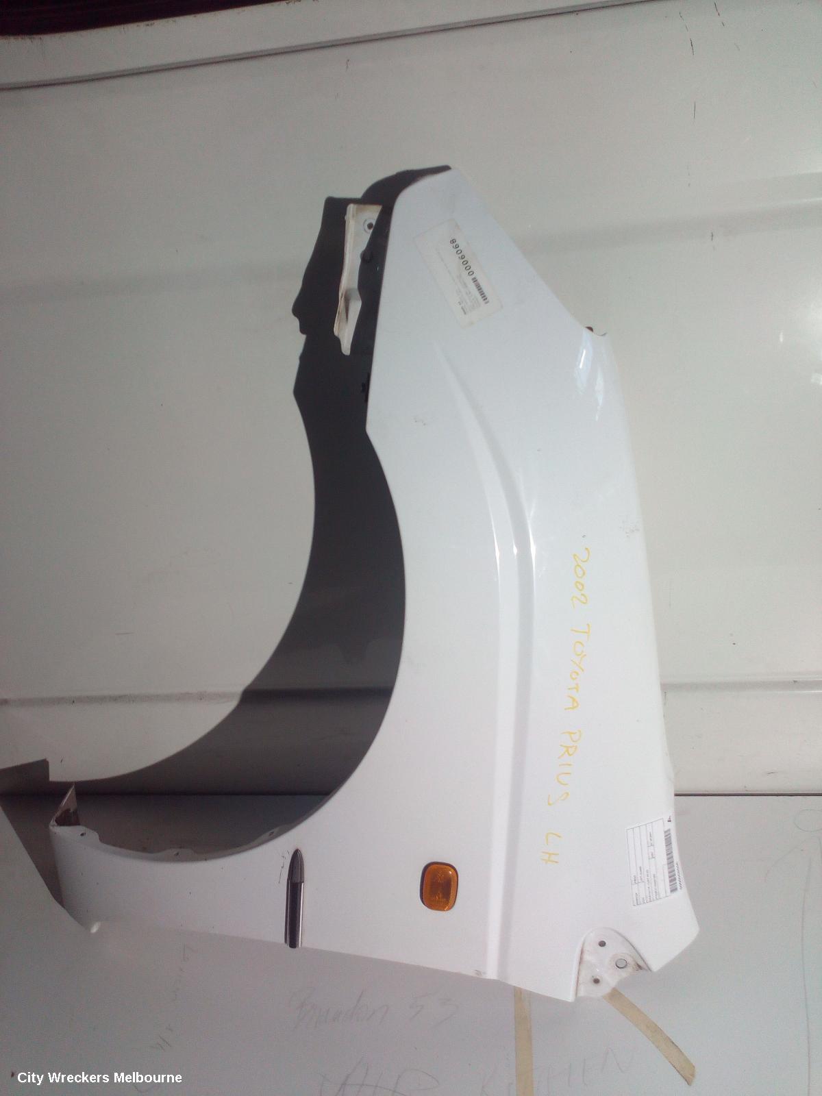 TOYOTA PRIUS LEFT GUARD, NHW10/2011R, 12/1997 - 09/2003