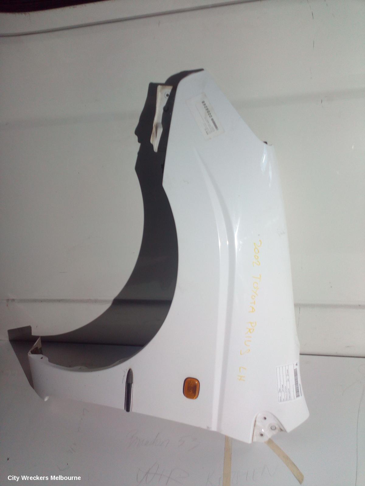 TOYOTA PRIUS LEFT GUARD, NHW10/2011R, 12/1997 - 09/2003