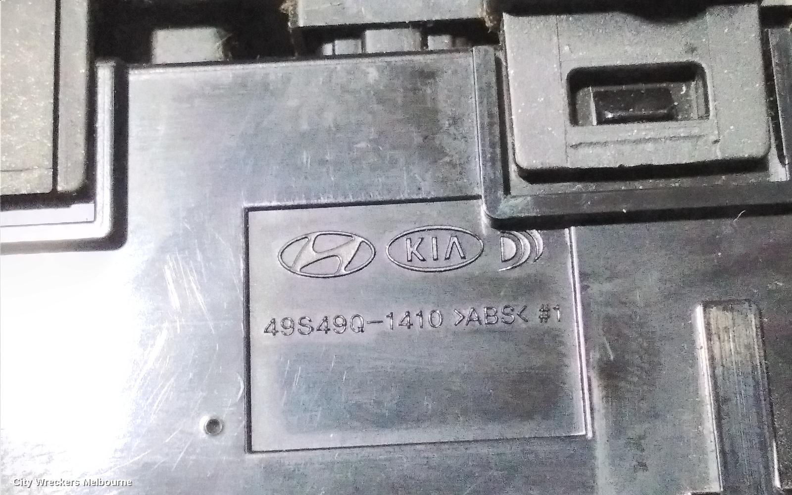 KIA CARNIVAL/GRAND CARNIVAL PWR DR WIND SWITCH, RH FRONT (MASTER SWITCH), W/ AUTO FOLD MIRROR SWITCH & ALL AUTO WINDOW SWITCH, YP, 02/2015 - 10/2020