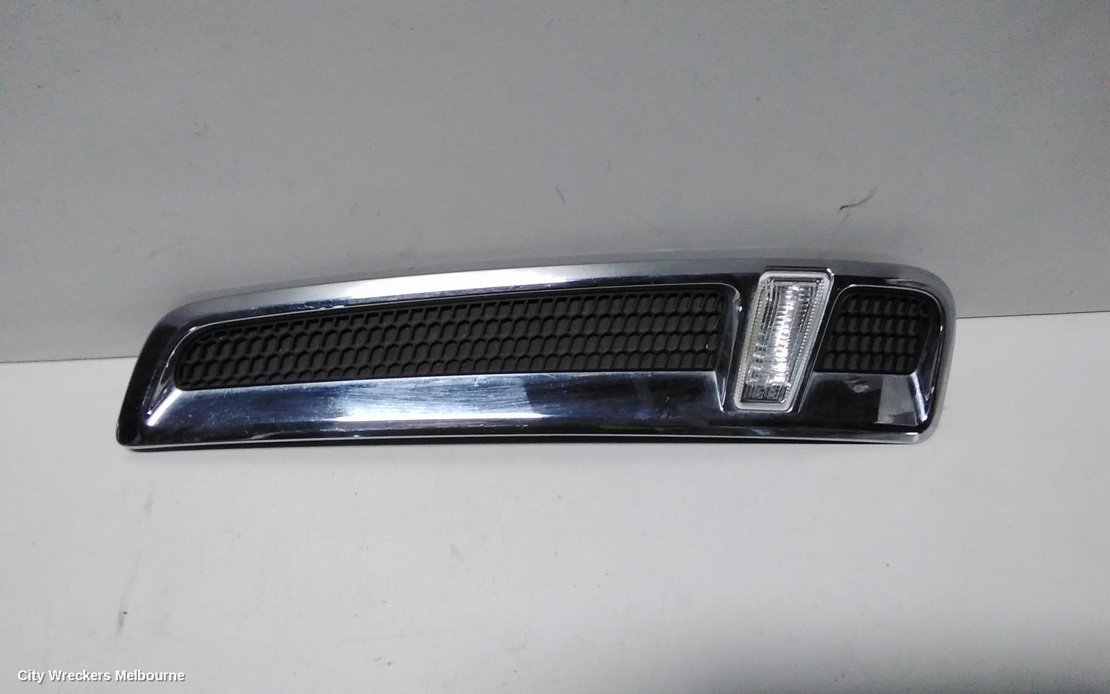 HOLDEN COMMODORE LEFT INDICATOR/FOG/SIDE, GUARD FLASHER (REPEATER), VF, 05/2013 - 12/2017