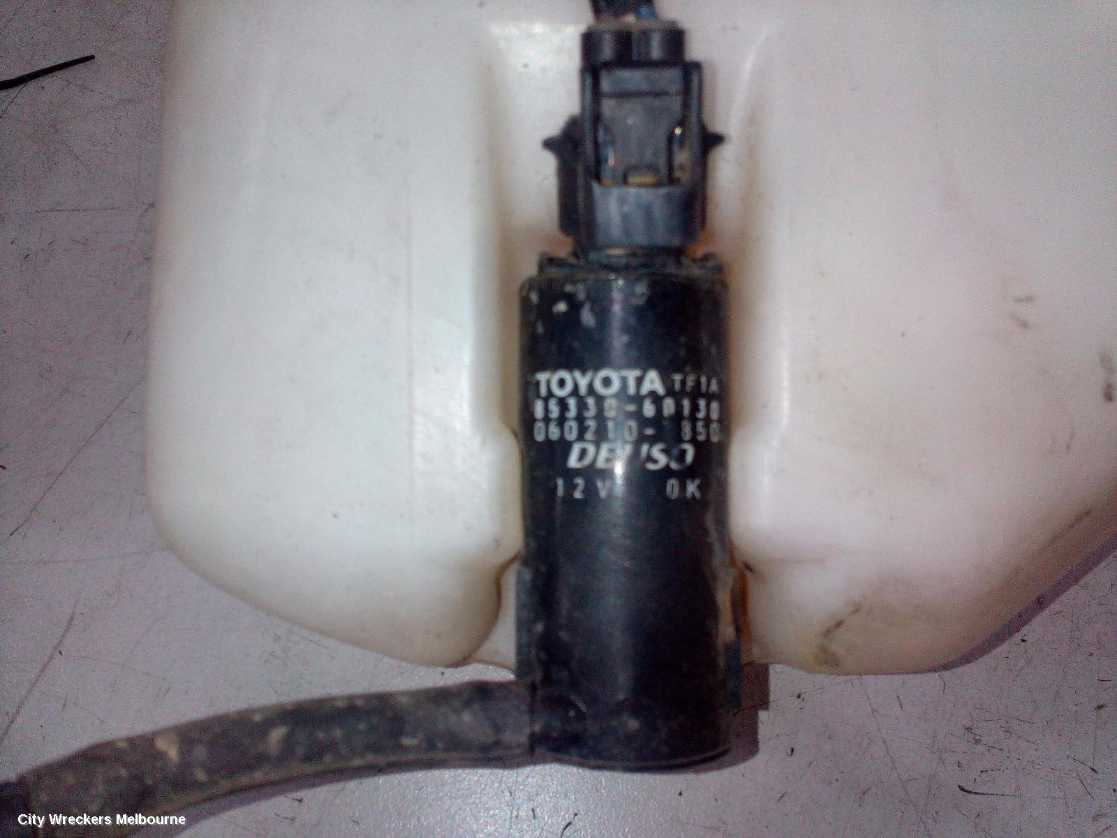 TOYOTA LANDCRUISER WASHER BOTTLE, 80 SERIES, STD TYPE, 08/1992 - 03/1998