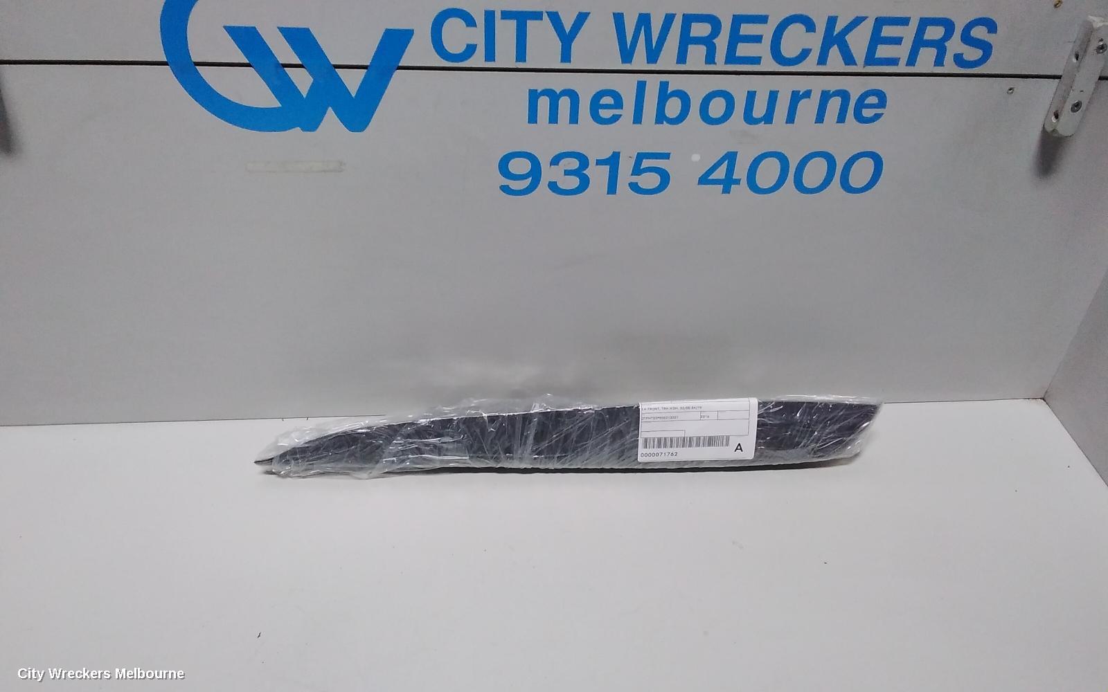 TOYOTA HIACE PWR DR WIND SWITCH, LH FRONT, TRH/KDH, 03/2005 - 04/2019