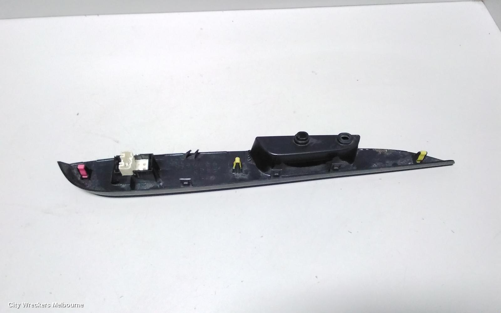 TOYOTA HIACE PWR DR WIND SWITCH, LH FRONT, TRH/KDH, 03/2005 - 04/2019