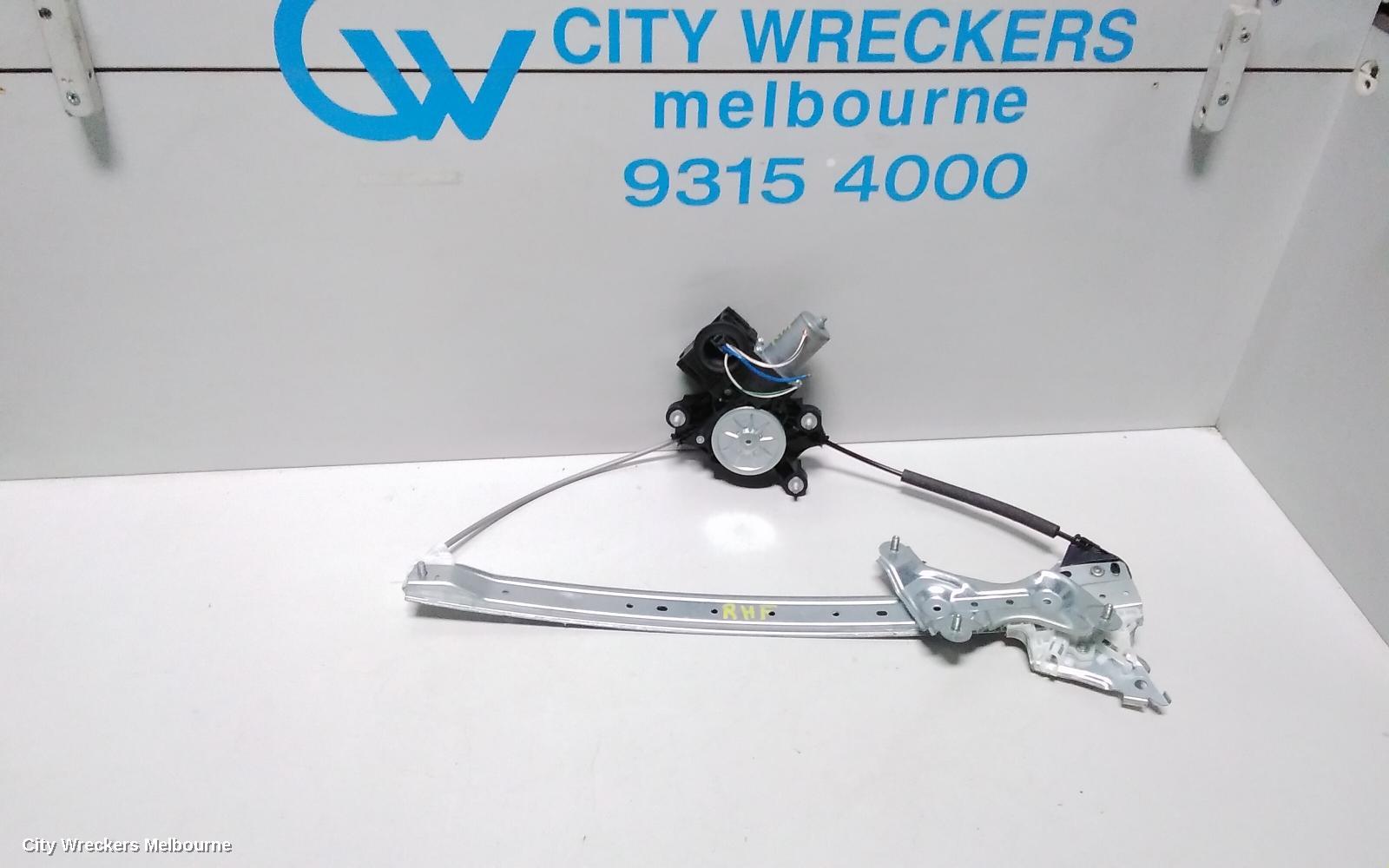 TOYOTA COROLLA RIGHT FRONT WINDOW REG/MOTOR, E210, 07/2018 ONWARDS