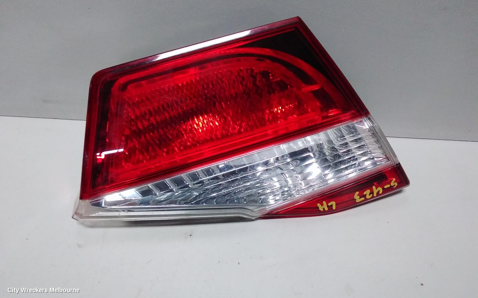 TOYOTA AURION REAR GARNISH, BOOTLID LAMP (LH SIDE), GSV50R, 02/2012 - 08/2017