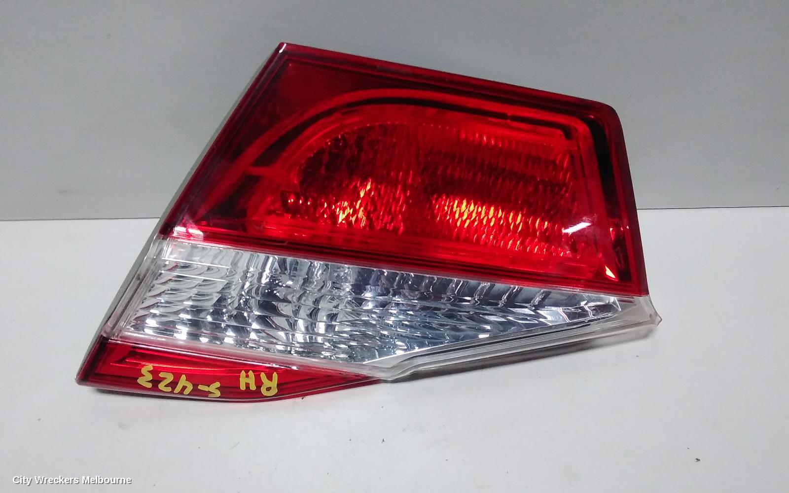 TOYOTA AURION REAR GARNISH, BOOTLID LAMP (RH SIDE), GSV50R, 02/2012 - 08/2017