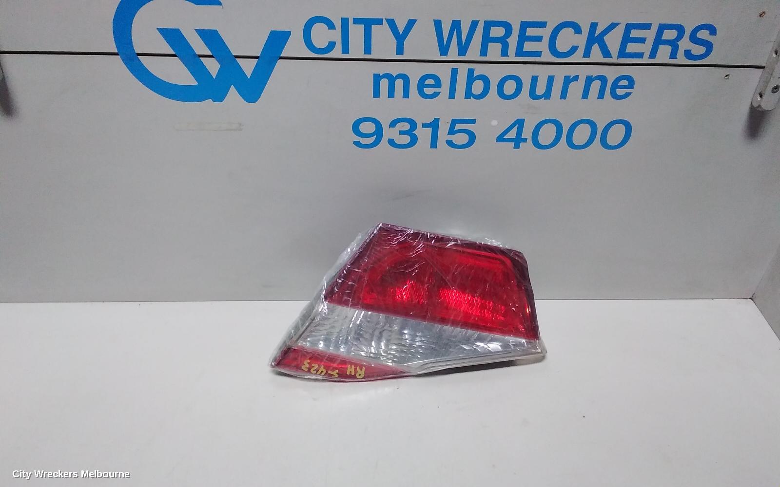 TOYOTA AURION REAR GARNISH, BOOTLID LAMP (RH SIDE), GSV50R, 02/2012 - 08/2017