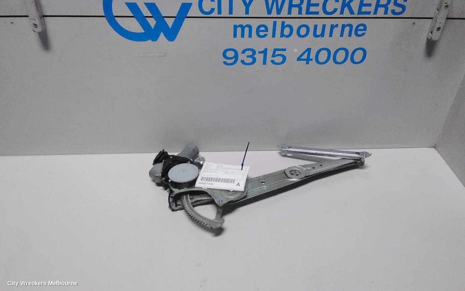 TOYOTA CAMRY RIGHT FRONT WINDOW REG/MOTOR, ASV50/AVV50, POWER, 12/2011 - 10/2017