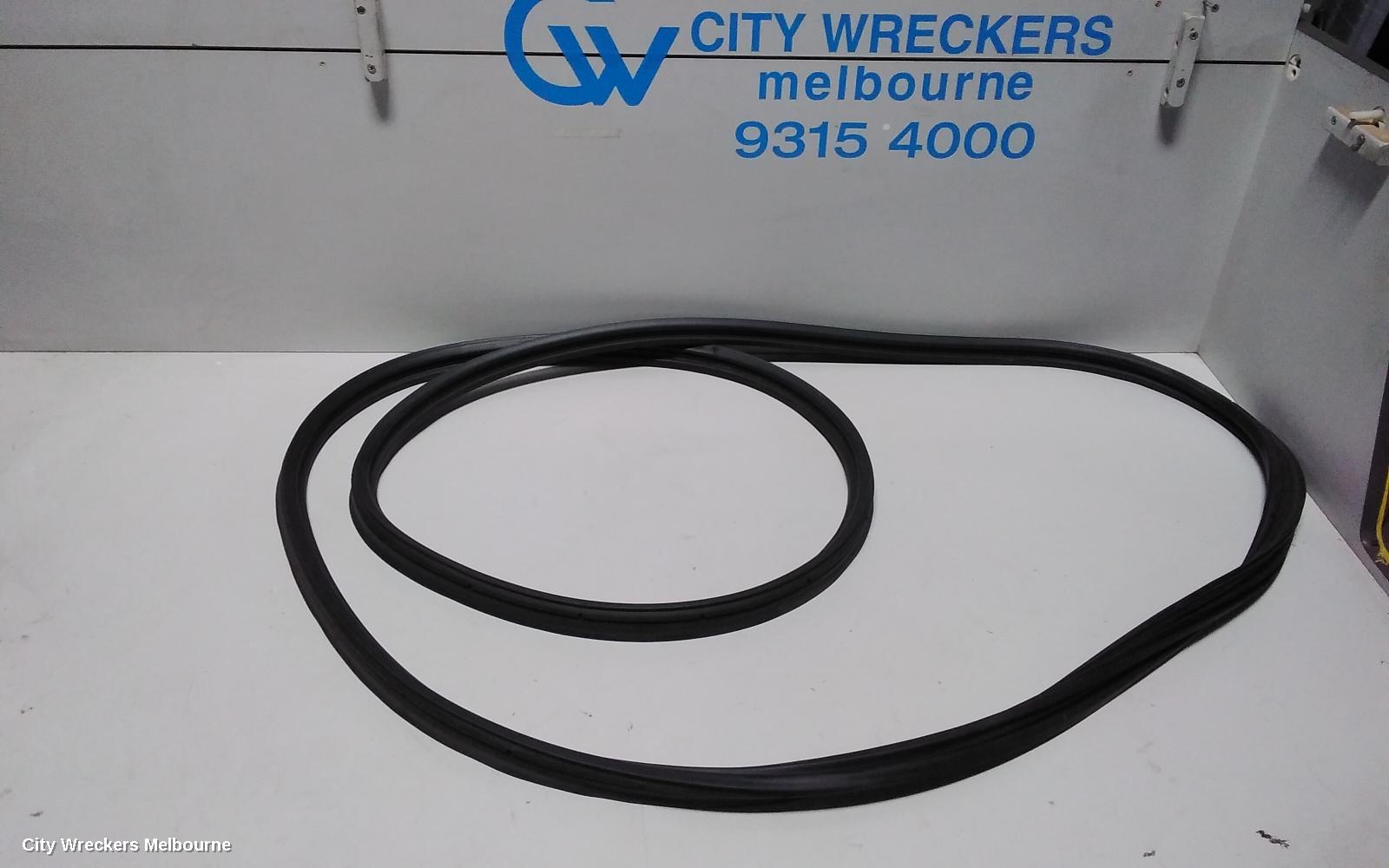 HONDA CIVIC, 10TH GEN, 05/2016 - 08/2021, TALGATE SEAL ON THE BODY: 72034
