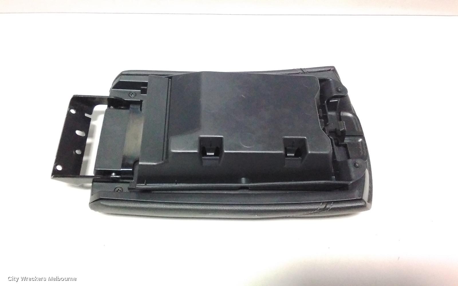 NISSAN QASHQAI CONSOLE, J11, CONSOLE LID ONLY, LEATHER, 06/2014 - 07/2021