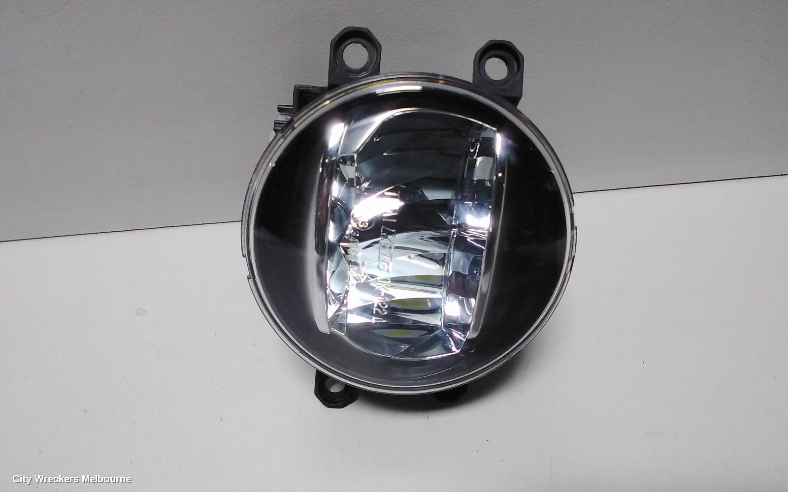 TOYOTA HILUX LEFT INDICATOR/FOG/SIDE, BUMPER FOGLAMP, LED TYPE, 10/2017 ONWARDS
