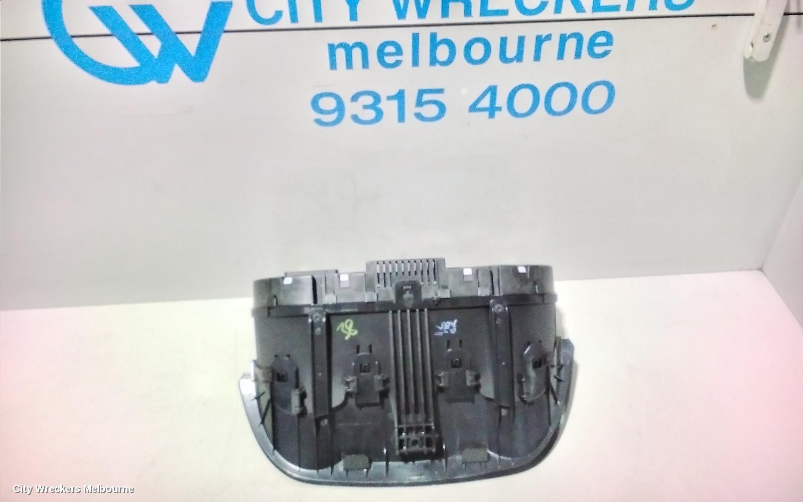 LAND ROVER RANGEROVER EVOQUE INSTRUMENT CLUSTER, DIESEL, 2.2, AUTO T/M, L538, 11/2011 - 08/2015
