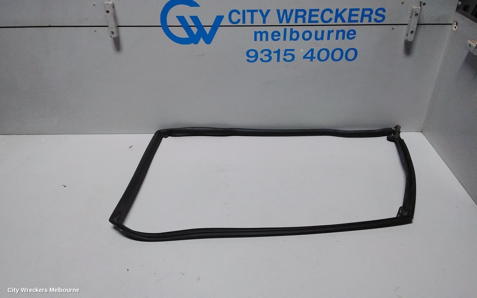 LAND ROVER RANGEROVER EVOQUE, L538, 11/2011 - 01/2019, DOOR RUBBER RHR: 72323