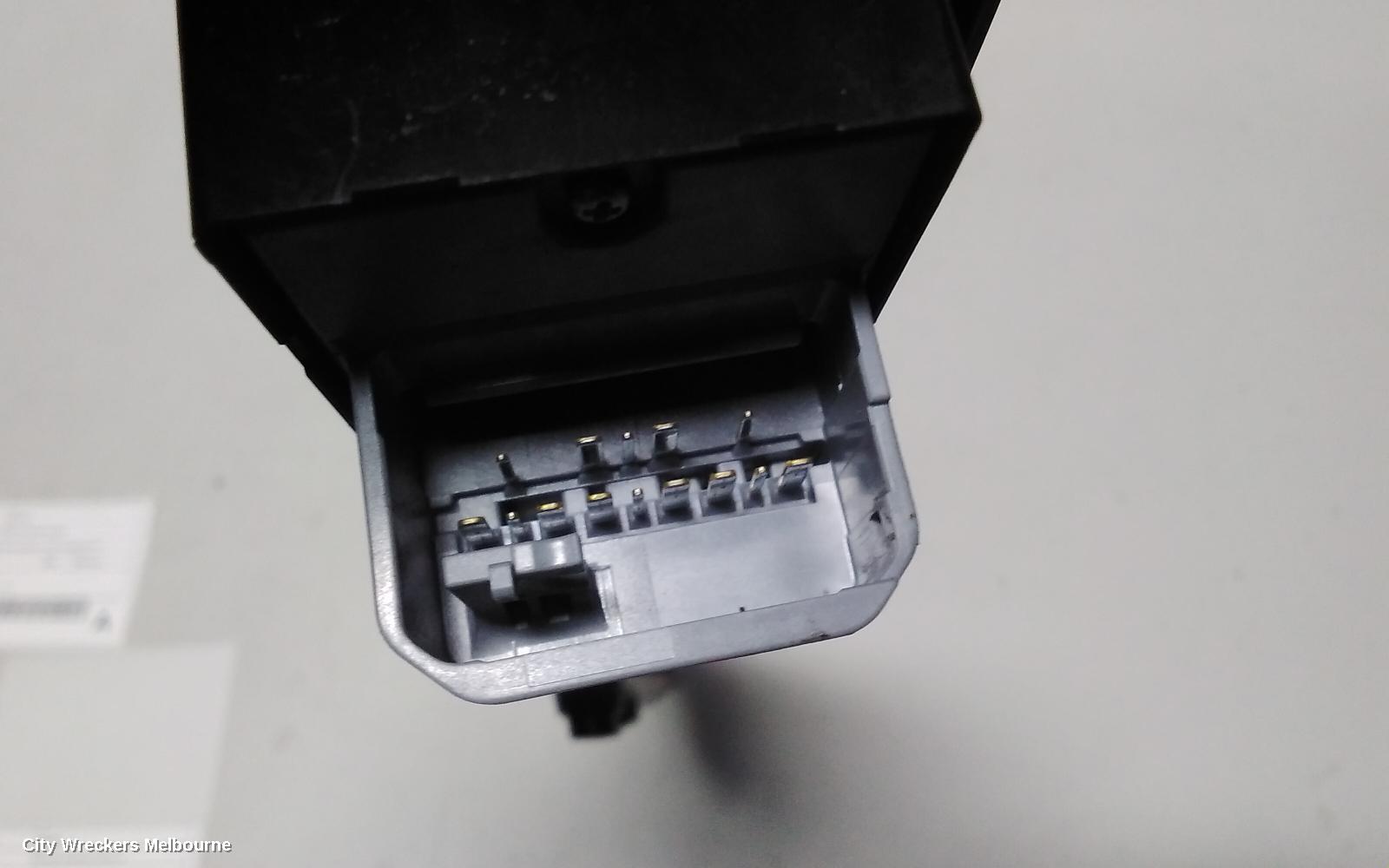 TOYOTA HIACE PWR DR WIND SWITCH, RH FRONT (MASTER SWITCH), TRH/KDH, 03/2005 - 02/2014