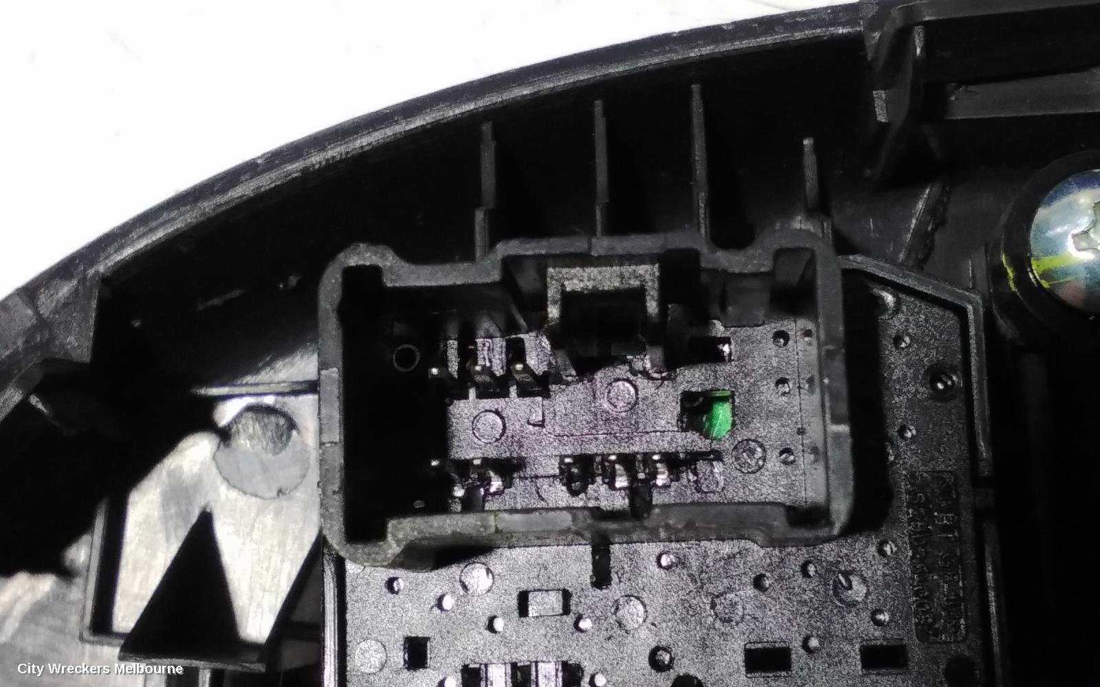 SUZUKI BALENO PWR DR WIND SWITCH, RH FRONT (MASTER SWITCH), 18PIN (12 BIG/6 SML), EW, 04/2016 - 12/2022