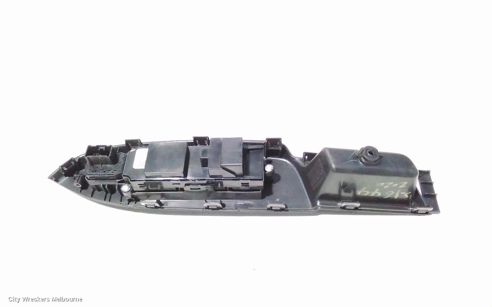 SUZUKI BALENO PWR DR WIND SWITCH, RH FRONT (MASTER SWITCH), 18PIN (12 BIG/6 SML), EW, 04/2016 - 12/2022