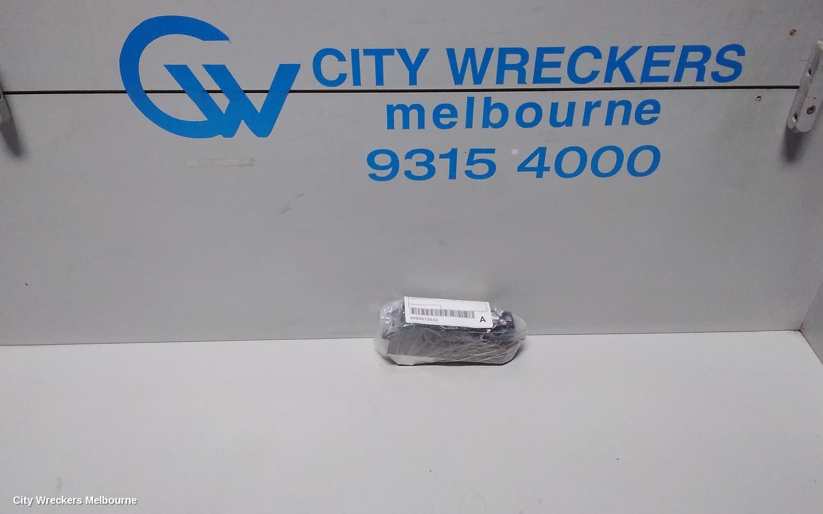 TOYOTA YARIS PWR DR WIND SWITCH, RH FRONT (MASTER SWITCH), 4 SWITCH TYPE, 5DR HATCH/SEDAN, NCP9#, 10/2005 ONWARDS