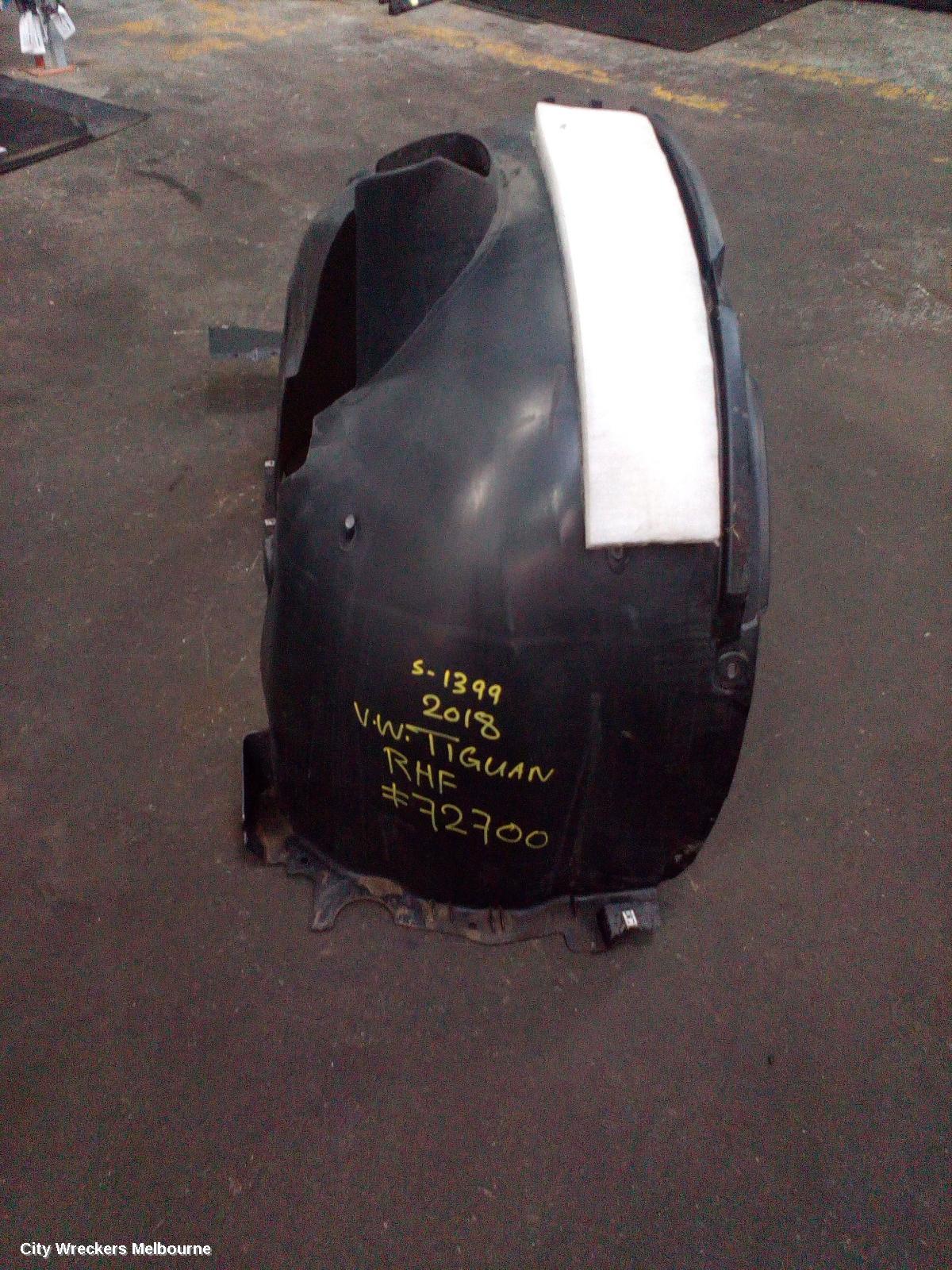 VOLKSWAGEN TIGUAN RIGHT GUARD LINER, 5NA, 06/2016 ONWARDS