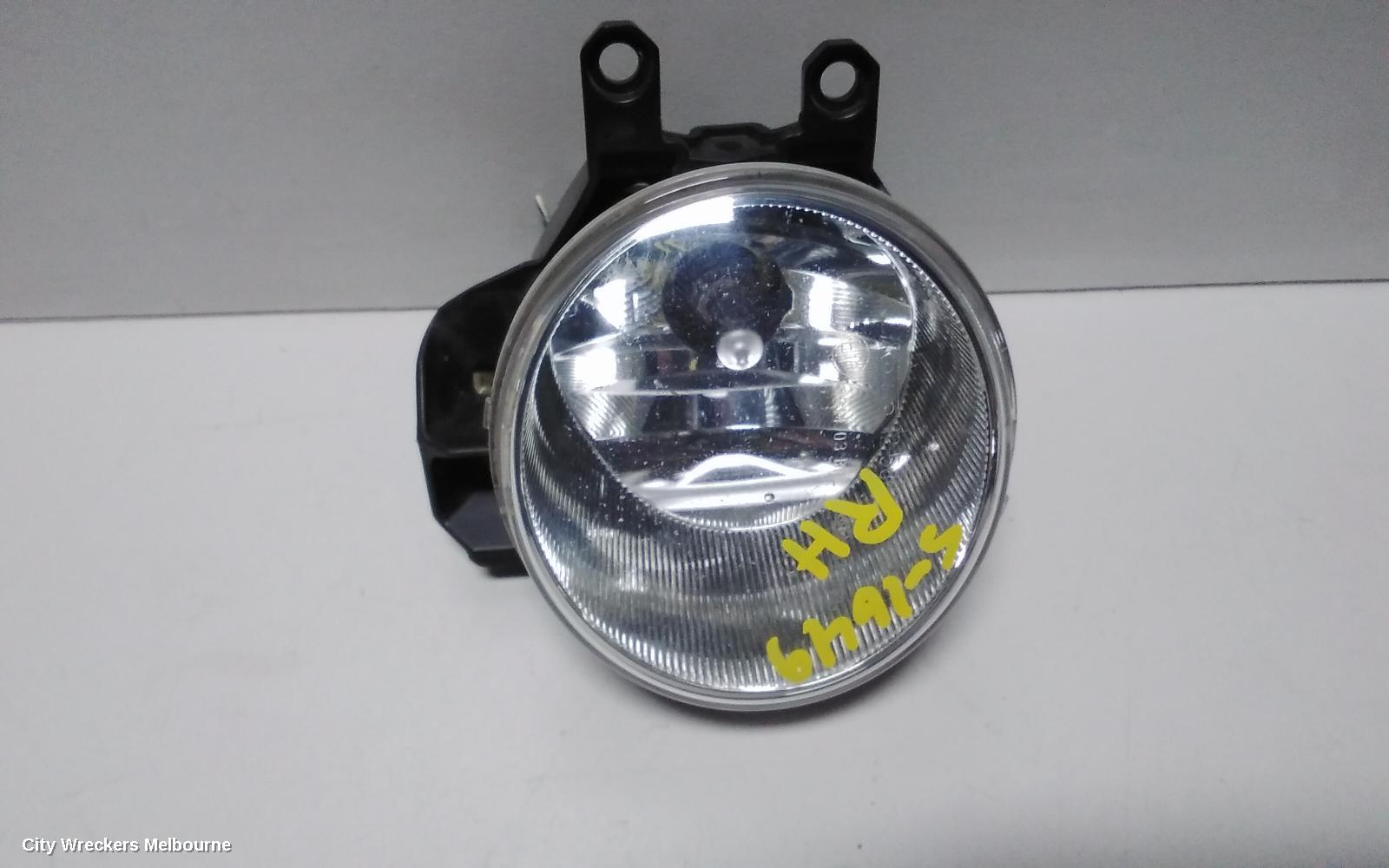 TOYOTA COROLLA RIGHT INDICATOR/FOG/SIDE, BUMPER FOGLAMP, ZRE182R/ZWE186R, HATCH, 03/2015 - 06/2018