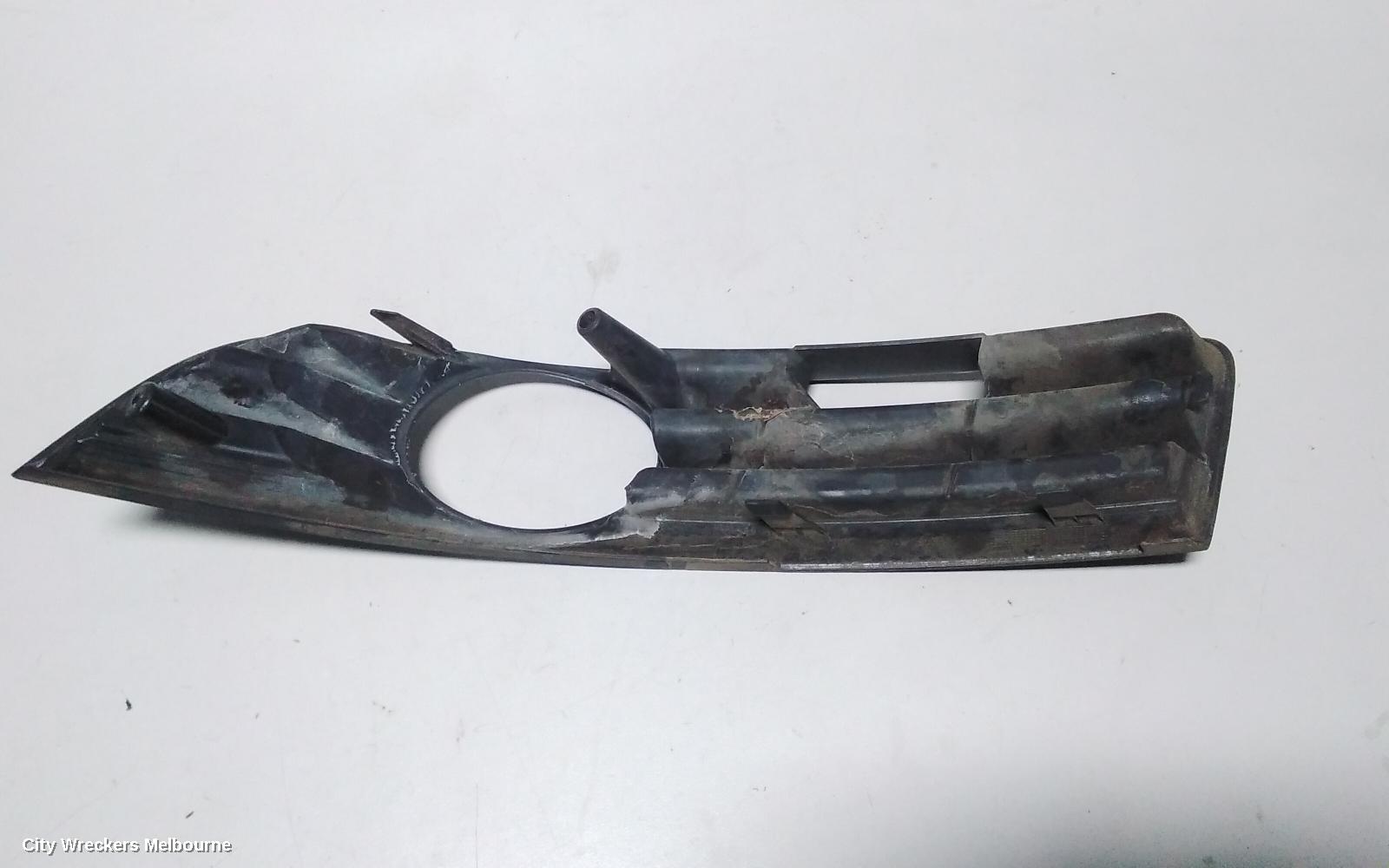 VOLKSWAGEN PASSAT RIGHT INDICATOR/FOG/SIDE, BUMPER FOGLAMP, 3C/MK6 B6, R36, SEDAN/WAGON, 03/2006 - 03/2011