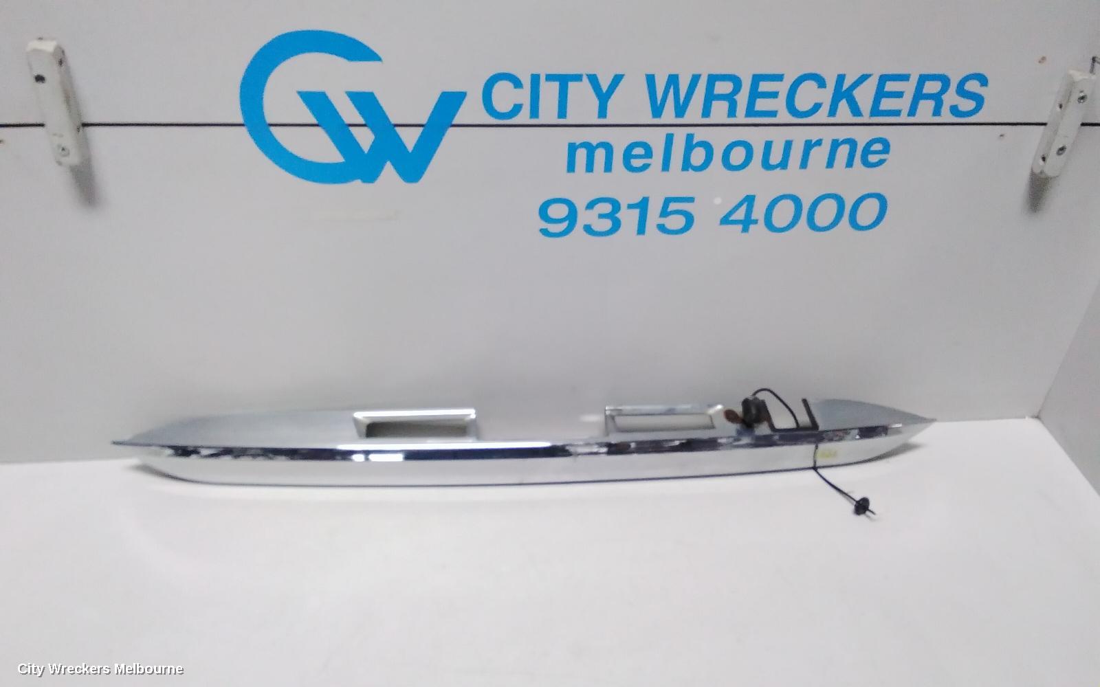 TOYOTA ESTIMA REAR GARNISH, TAILGATE GARNISH (CENTRE), XR50, CHROME, 05-19 (IMPORT)