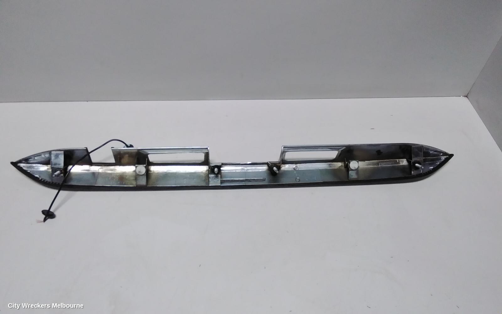 TOYOTA ESTIMA REAR GARNISH, TAILGATE GARNISH (CENTRE), XR50, CHROME, 05-19 (IMPORT)