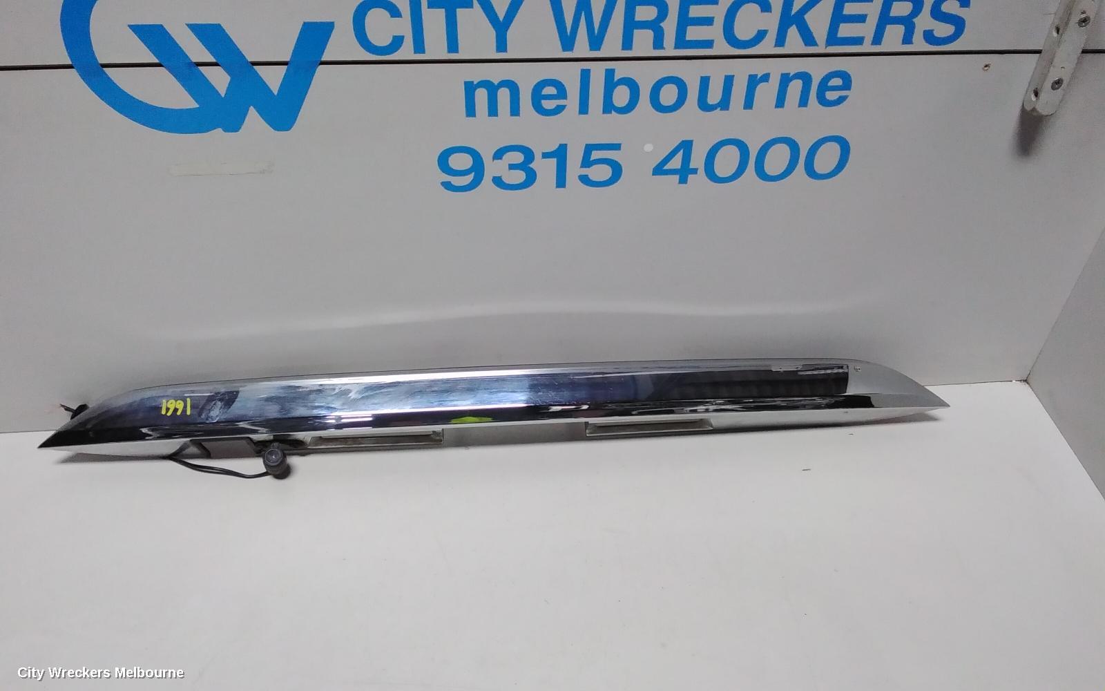 TOYOTA ESTIMA REAR GARNISH, TAILGATE GARNISH (CENTRE), XR50, CHROME, 05-19 (IMPORT)