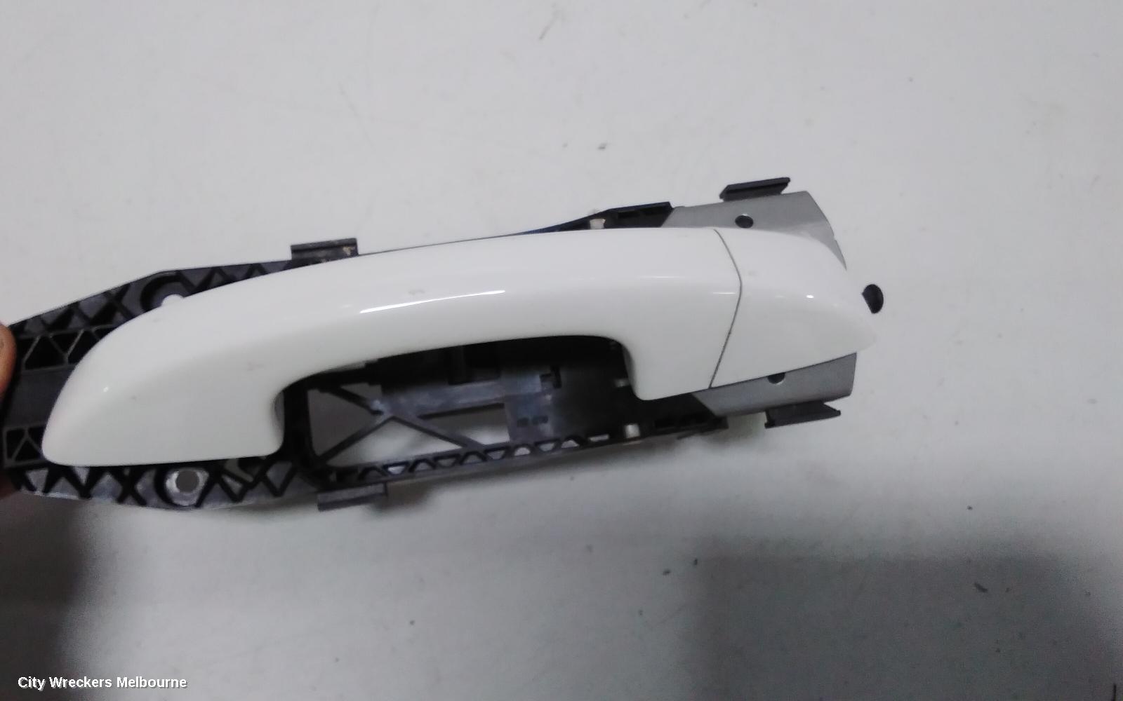 VOLKSWAGEN GOLF DOOR HANDLE, OUTER, RH FRONT, GEN 6, 12/2008 - 03/2013
