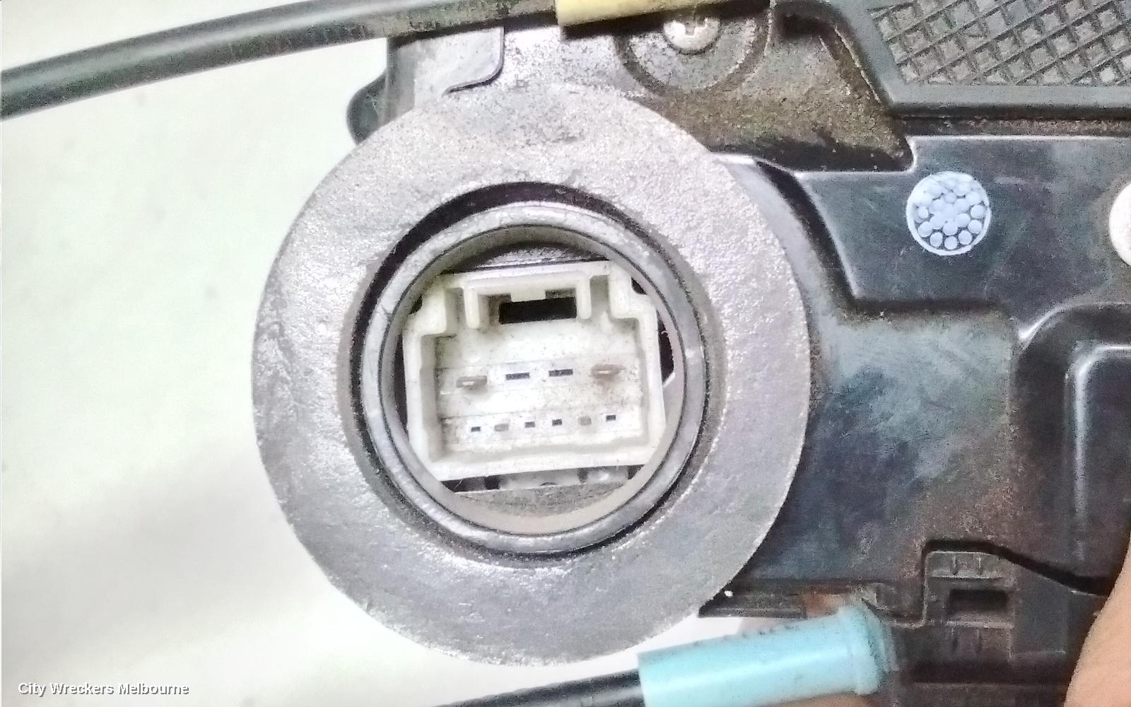 TOYOTA KLUGER DOOR/BOOT/GATE LOCK, RIGHT REAR DOOR LOCK, GSU40-GSU45, 07/2010 - 02/2014