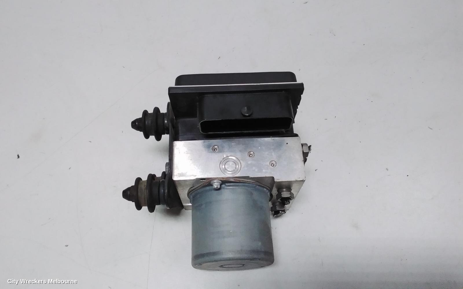 AUDI A4 ABS PUMP/MODULATOR, B8 8K, P/N 8K0907379AA, 02/2008 - 09/2015