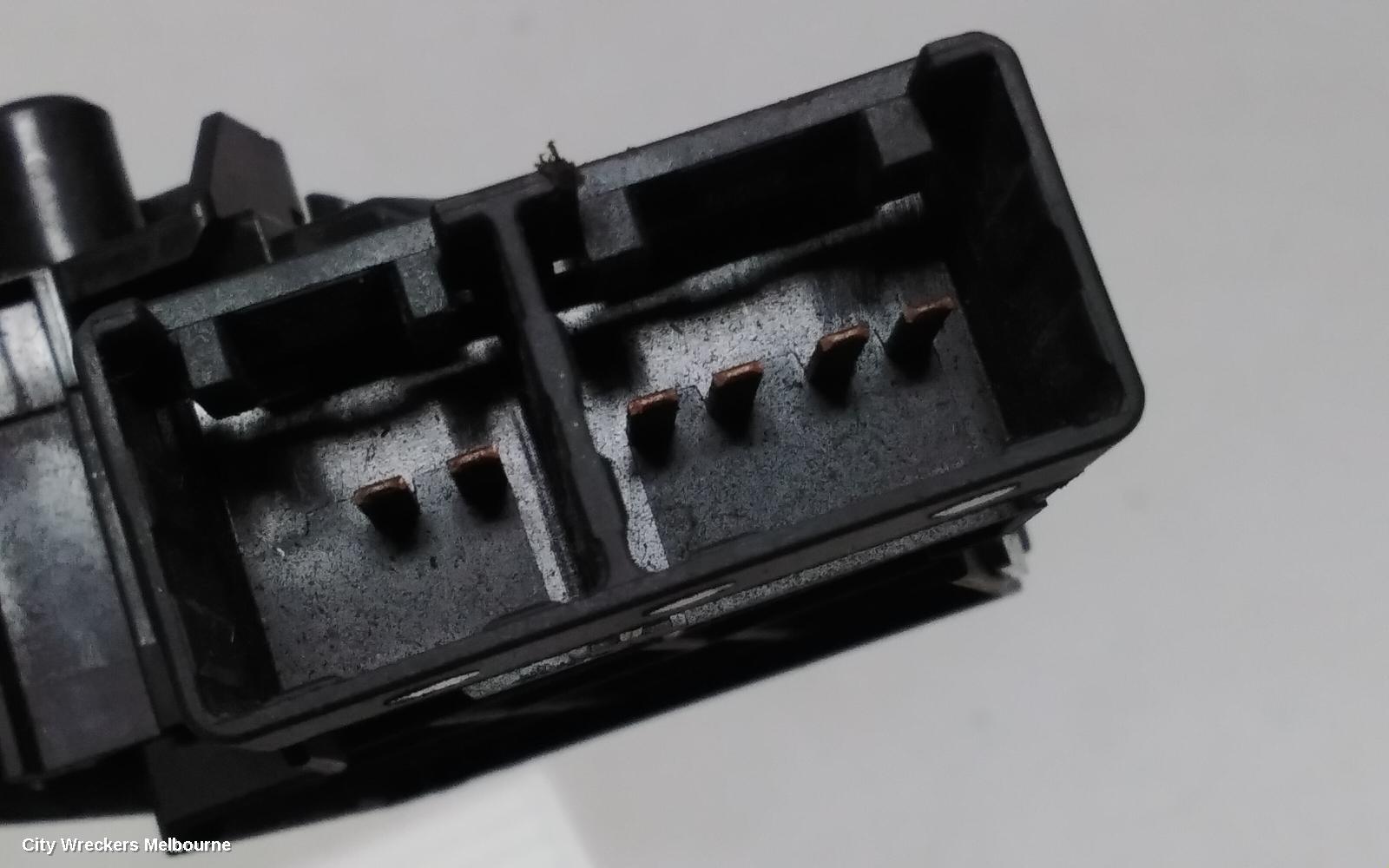 TOYOTA HILUX COMBINATION SWITCH, WIPER SWITCH, NON INTERMITTENT TYPE, 07/2011 - 08/2015
