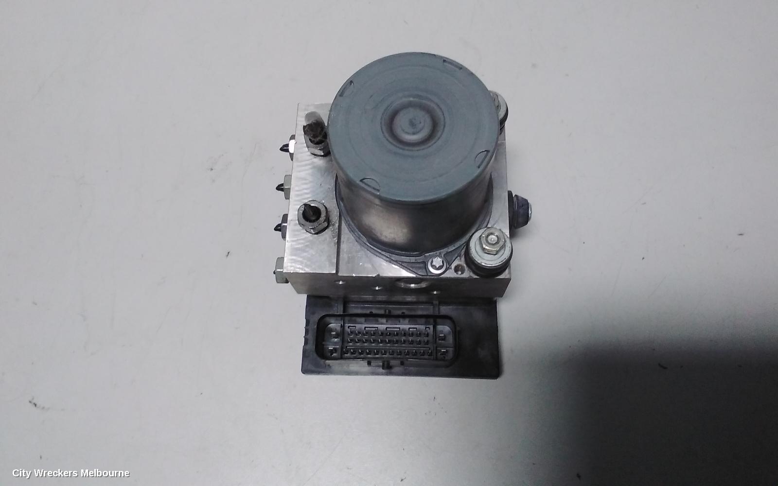 HOLDEN COMMODORE ABS PUMP/MODULATOR, VE, W/ TRACTION CONTROL TYPE, 09/2010 - 04/2013