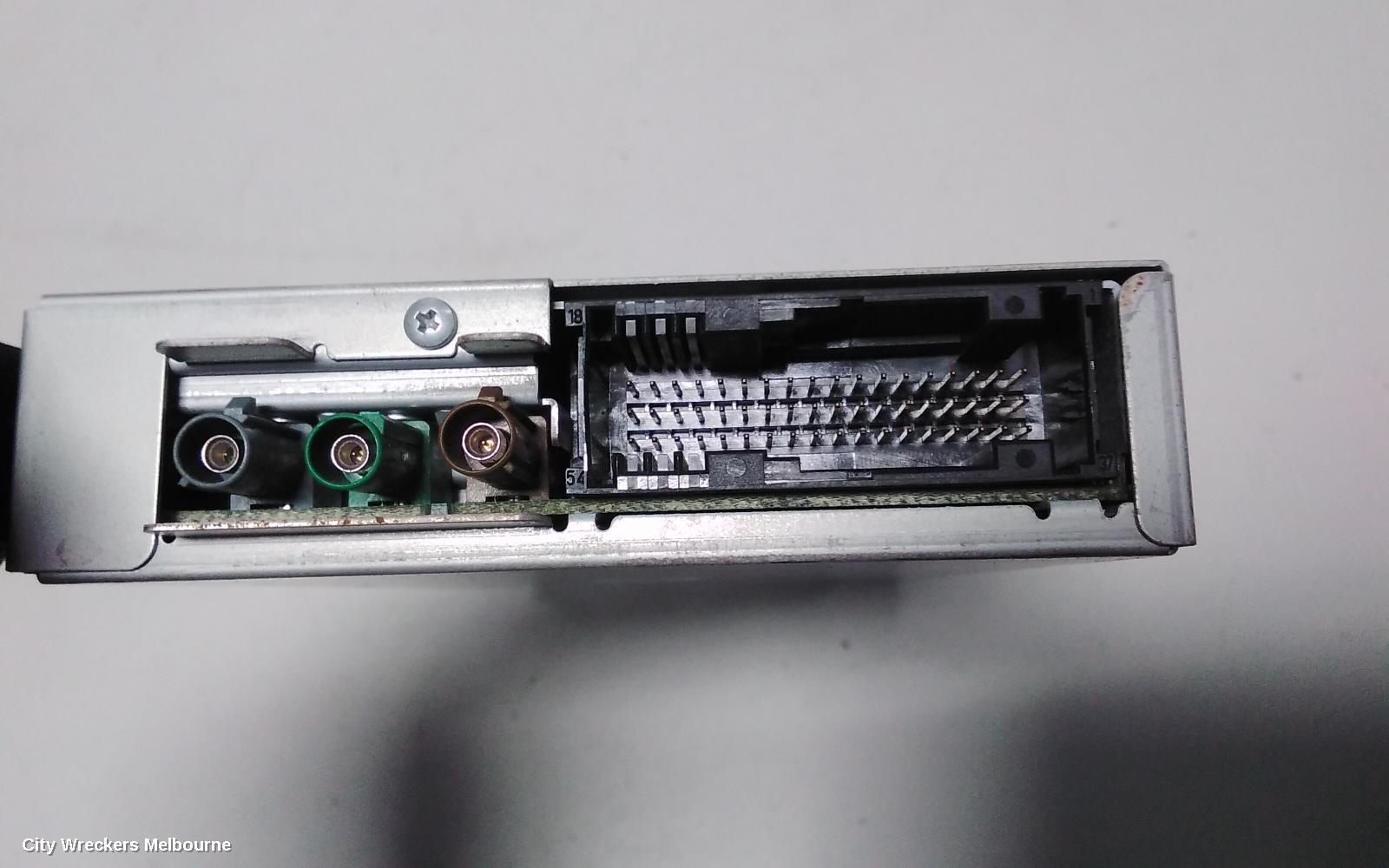 AUDI Q7, 4L, 09/2006 - 08/2015, REAR VIEW CAMERA CONTROL: 73152