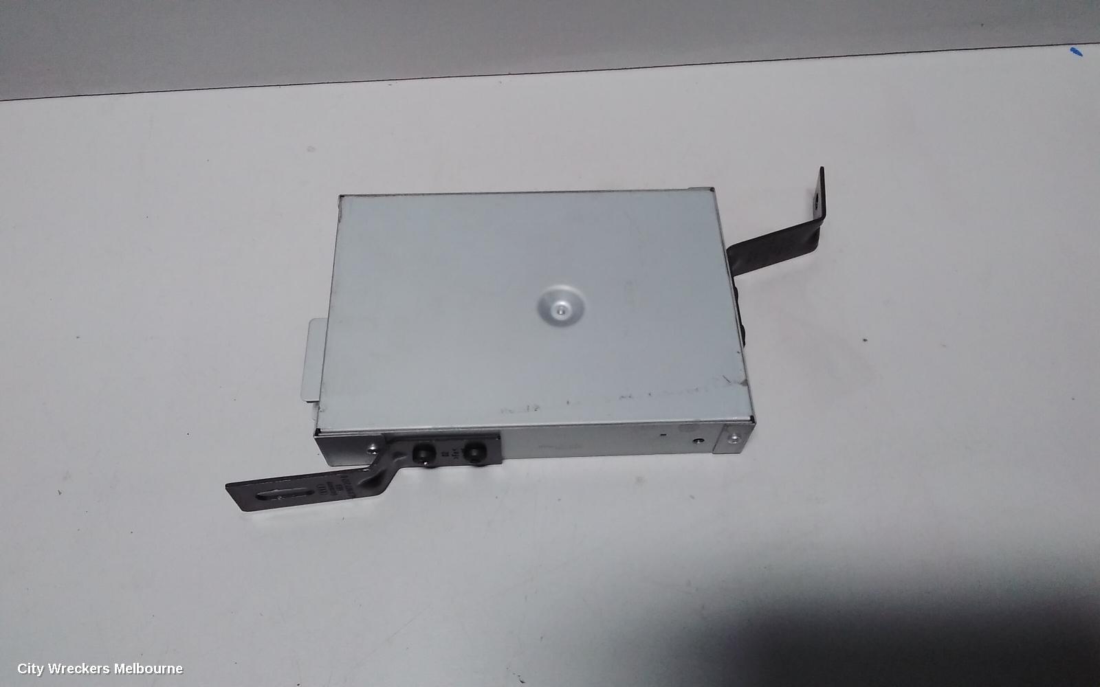 AUDI Q7, 4L, 09/2006 - 08/2015, REAR VIEW CAMERA CONTROL: 73152